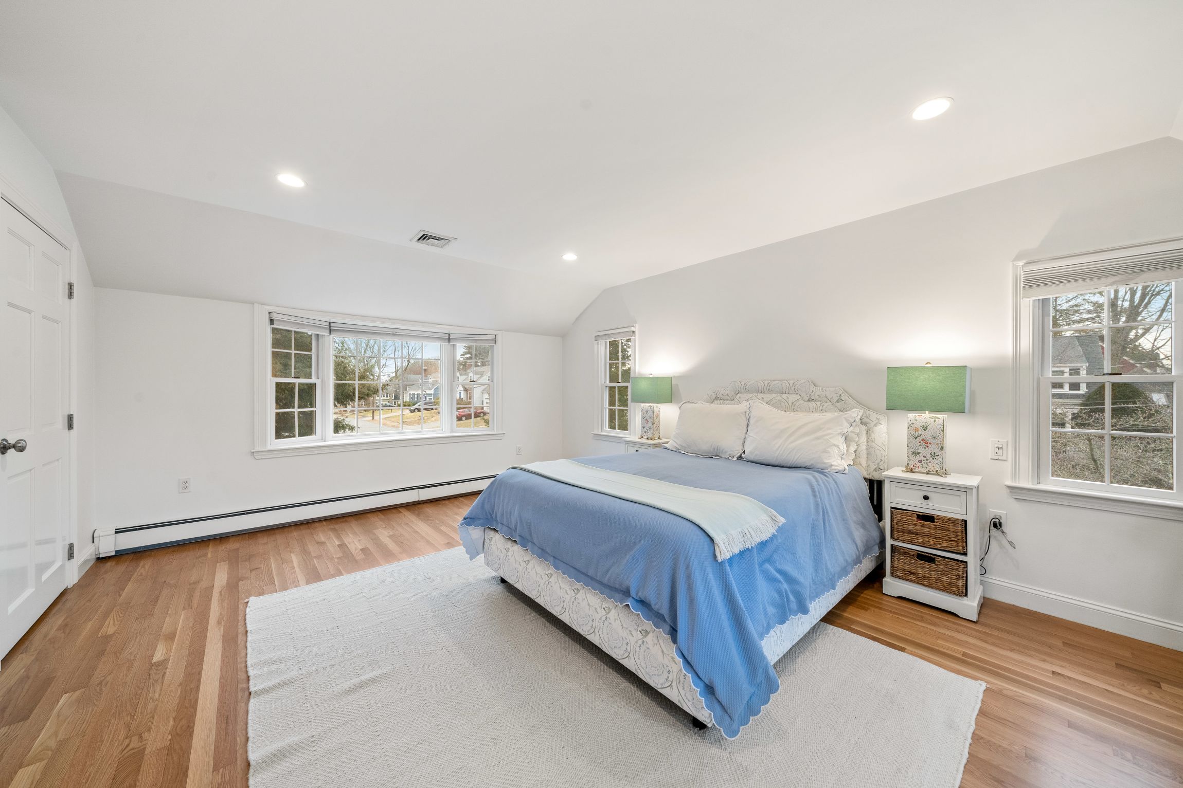55 Burnside Rd 