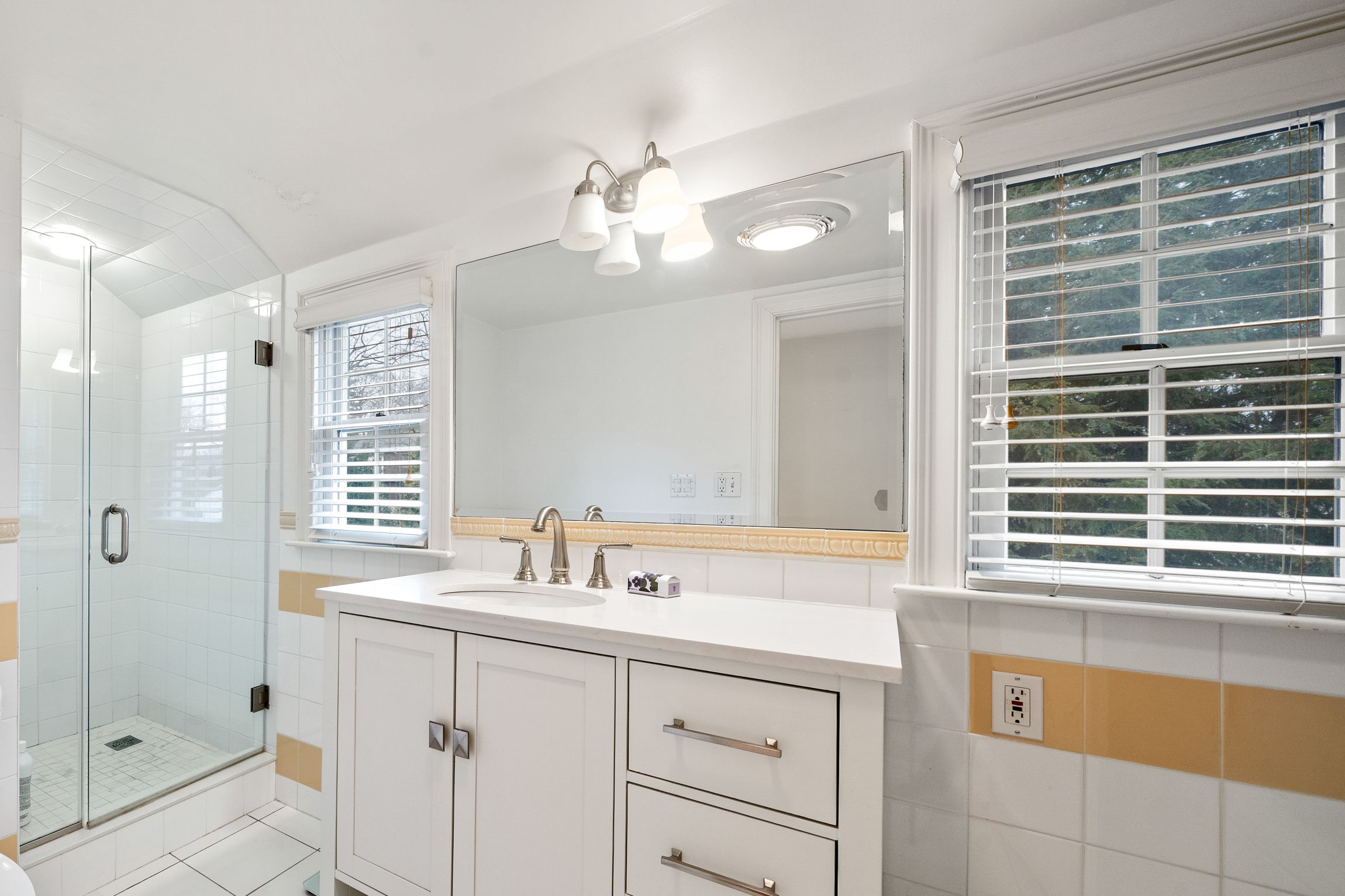 55 Burnside Rd 