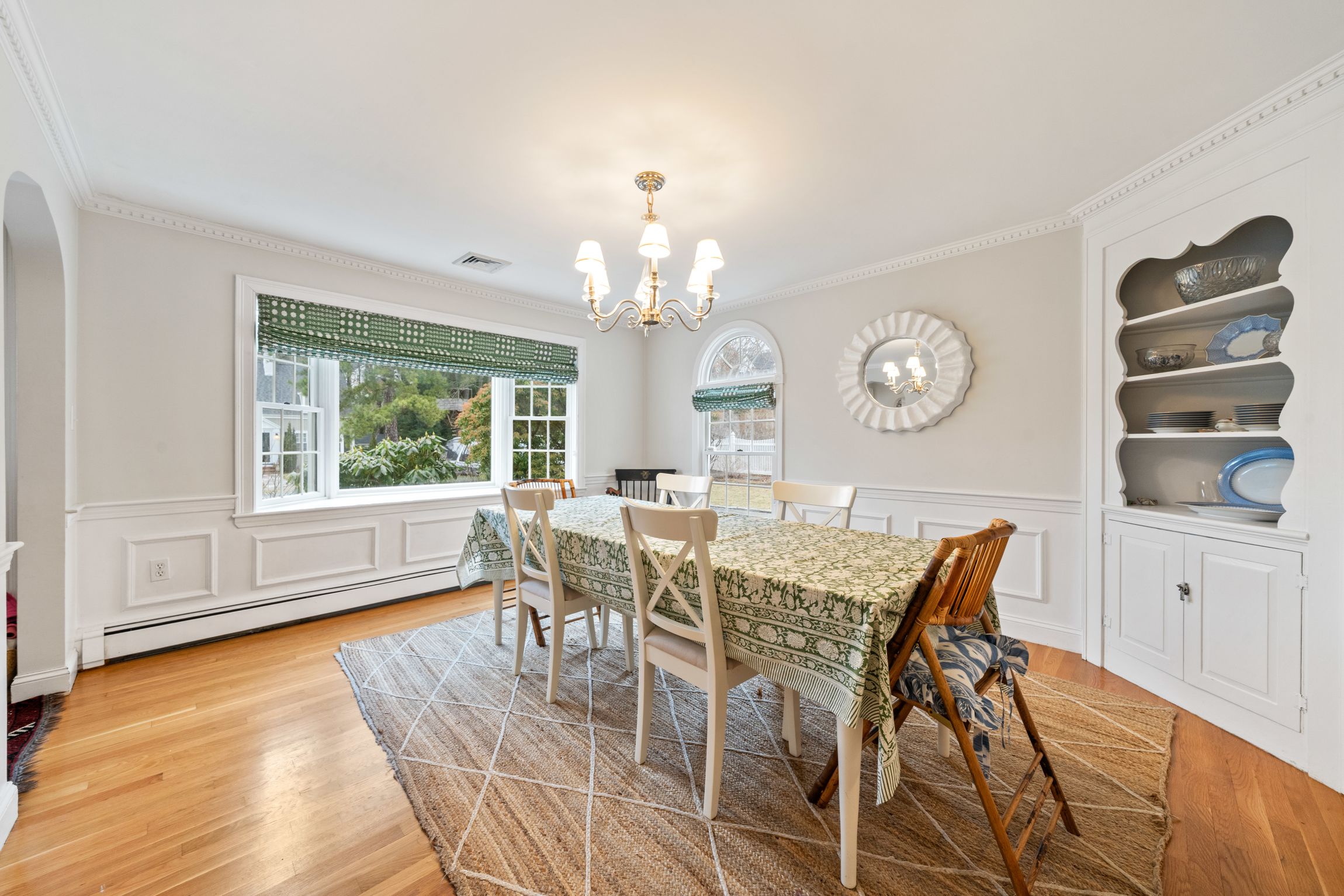 55 Burnside Rd 