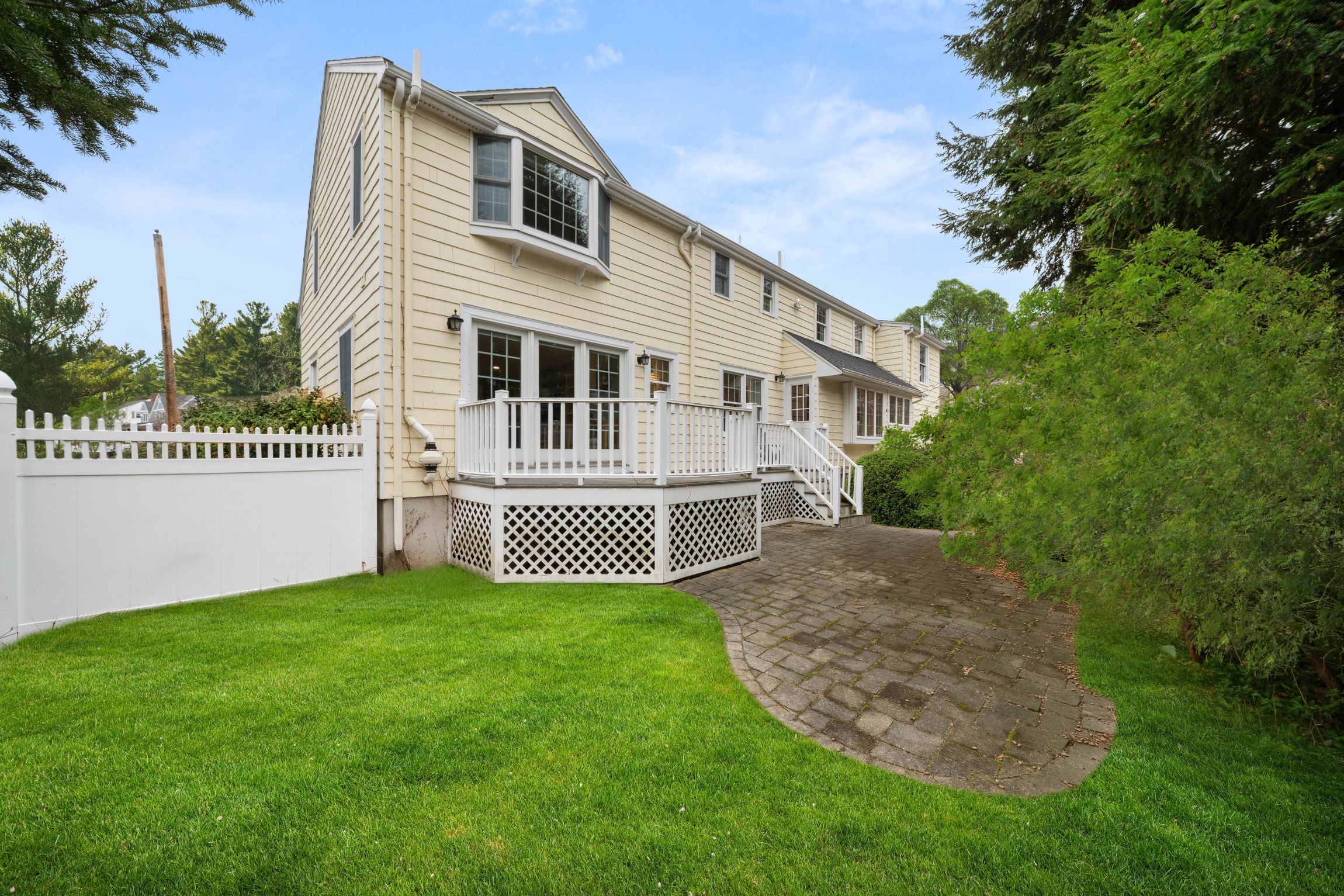 55 Burnside Rd 
