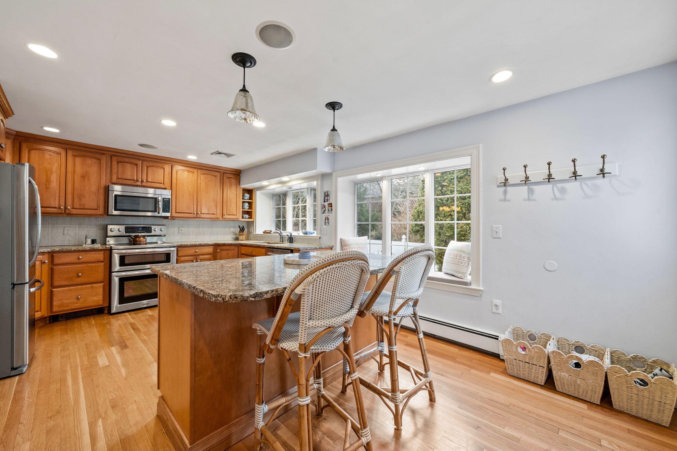 55 Burnside Rd 