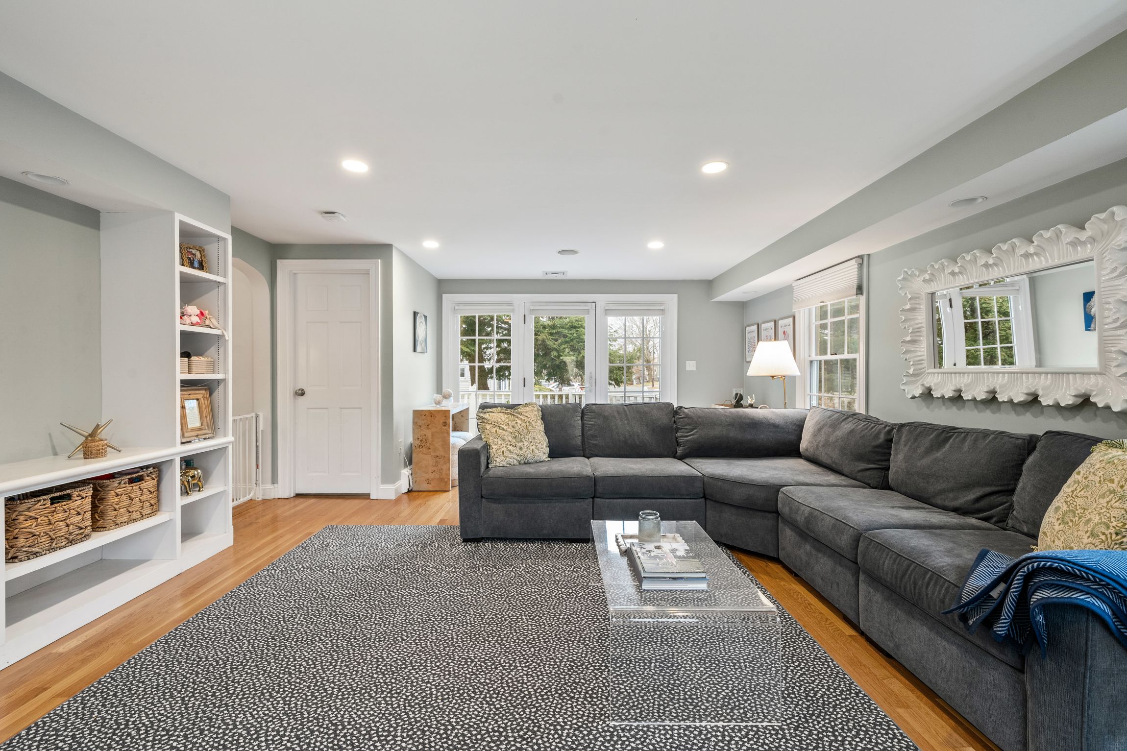 55 Burnside Rd 
