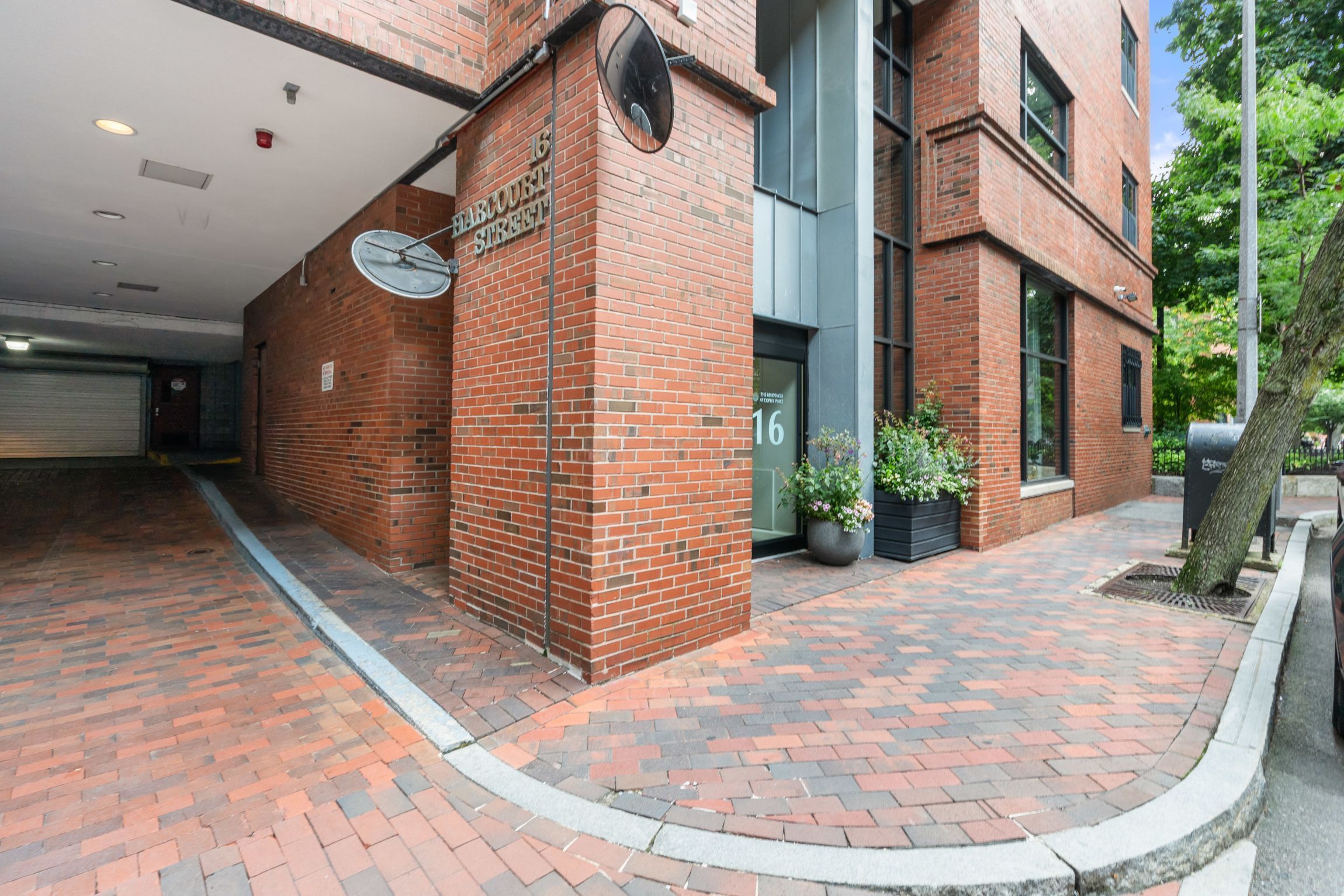 16 Harcourt St Unit# 3D