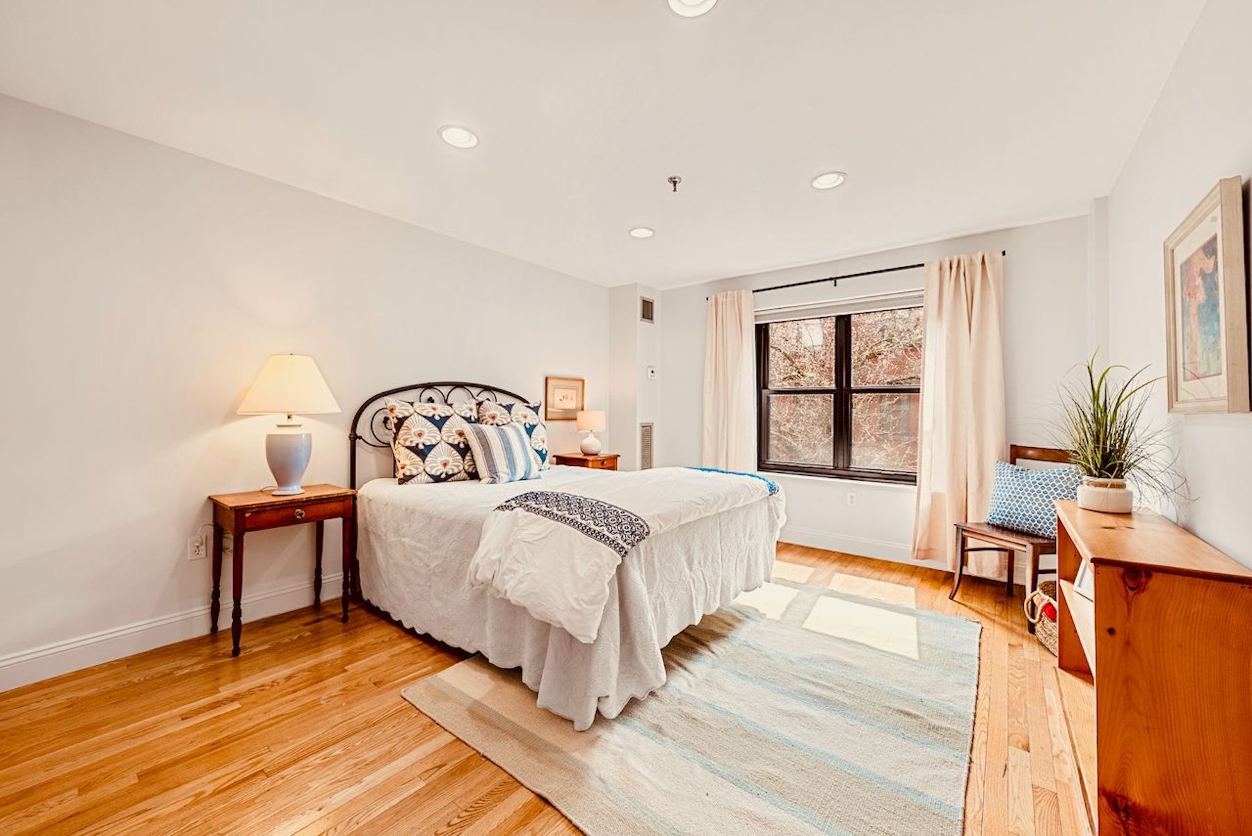 16 Harcourt St Unit# 3D