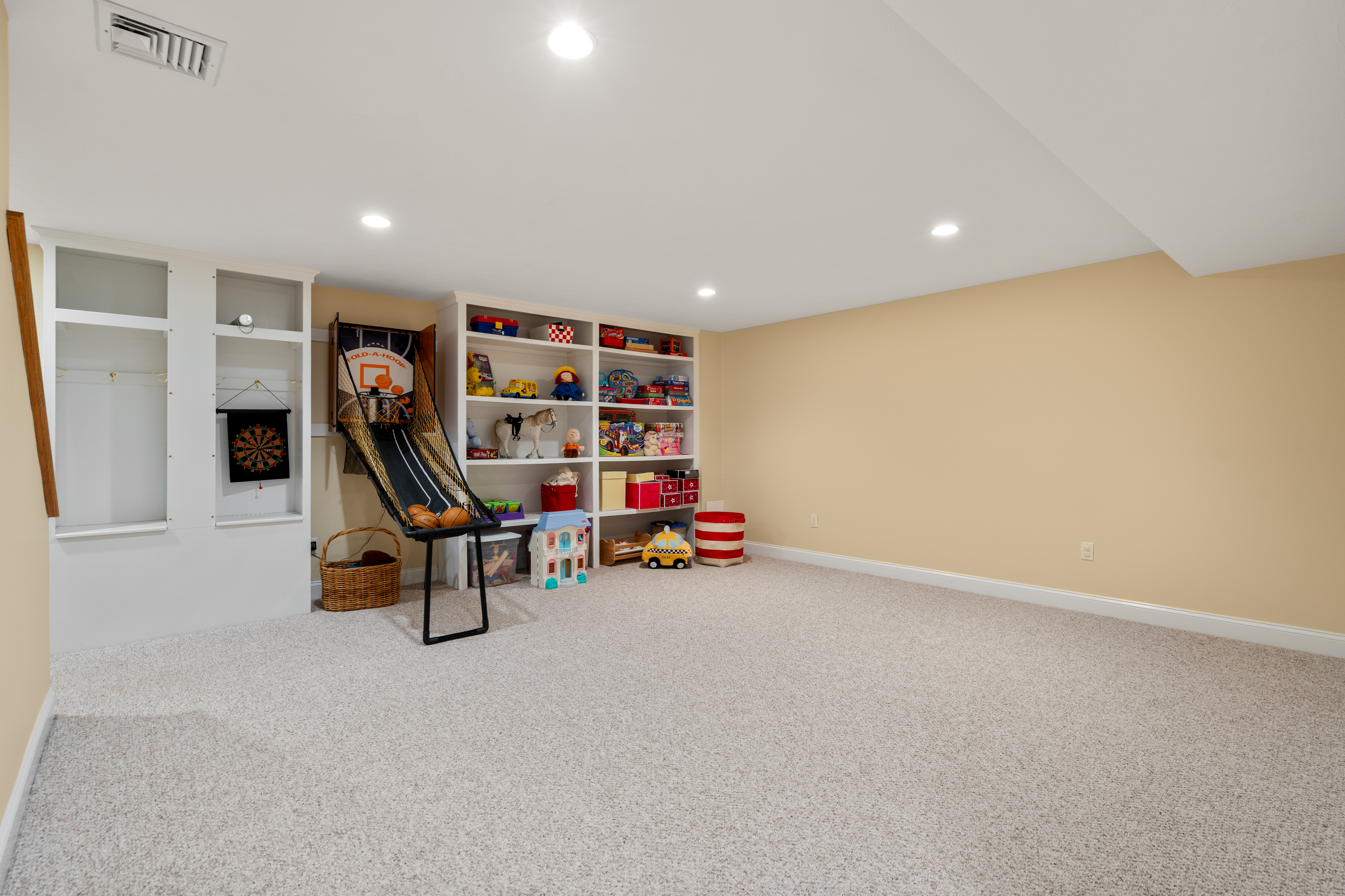 7 Crest Circle