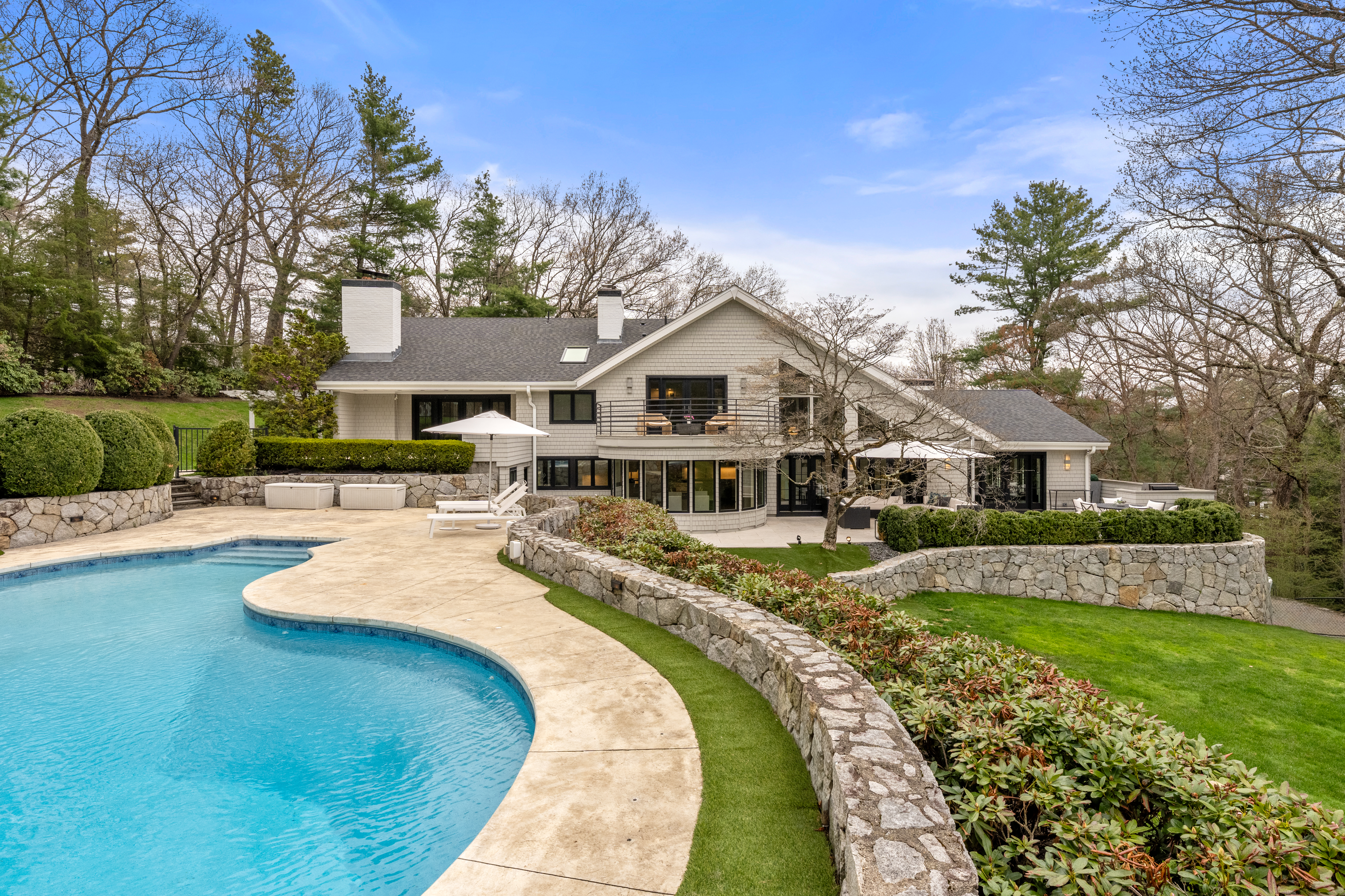 44 Meadowbrook Road
