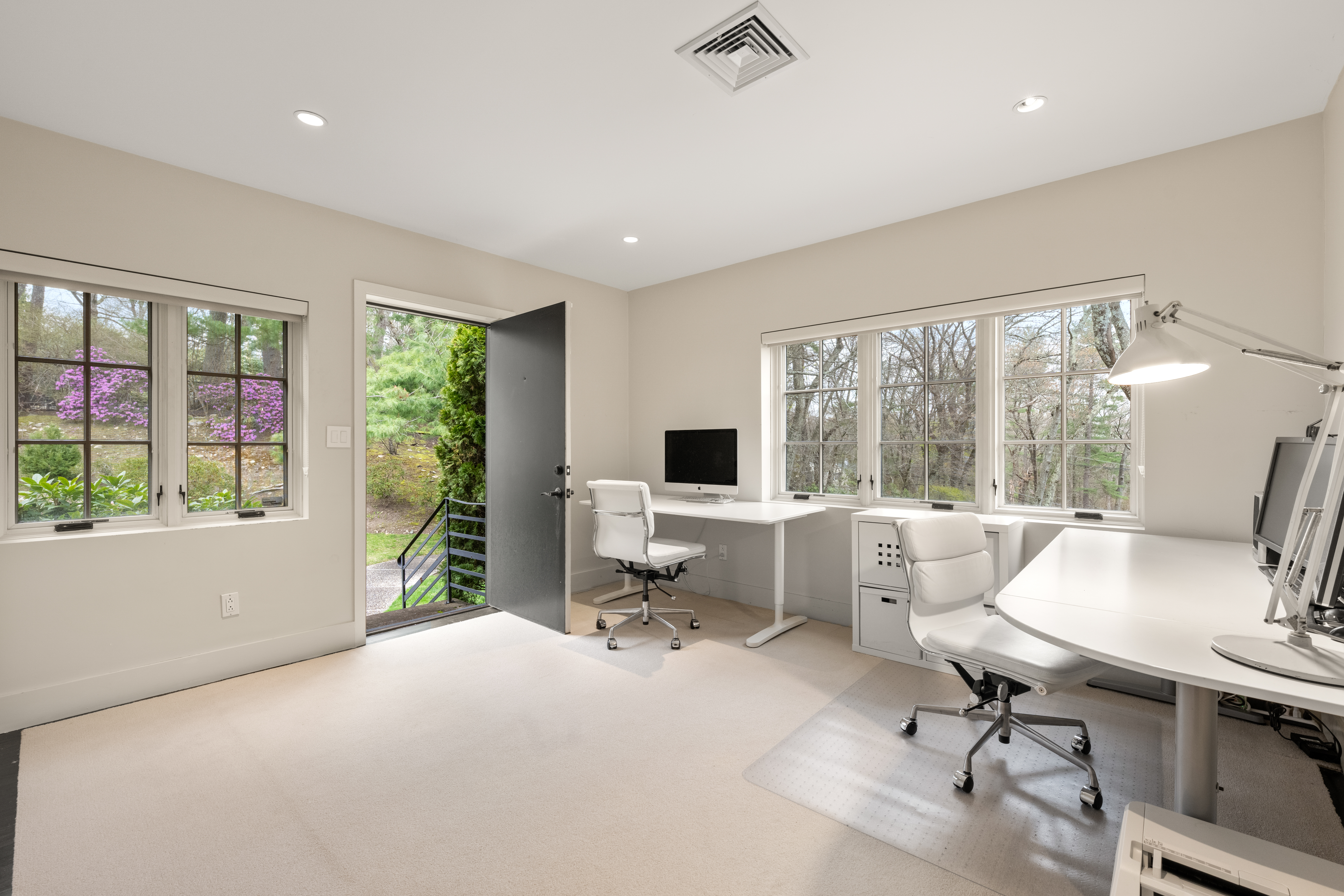 44 Meadowbrook Road
