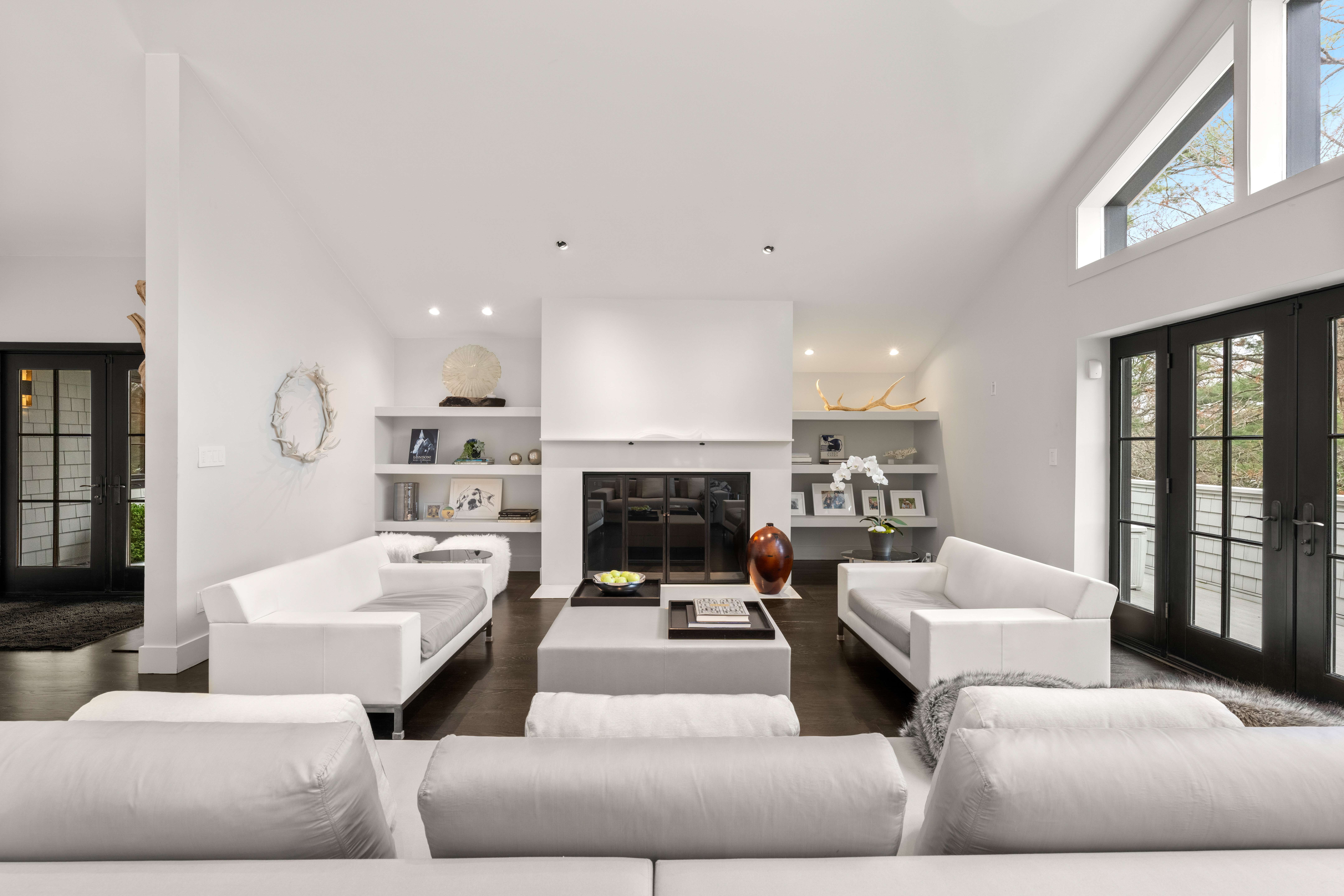 44 Meadowbrook Road