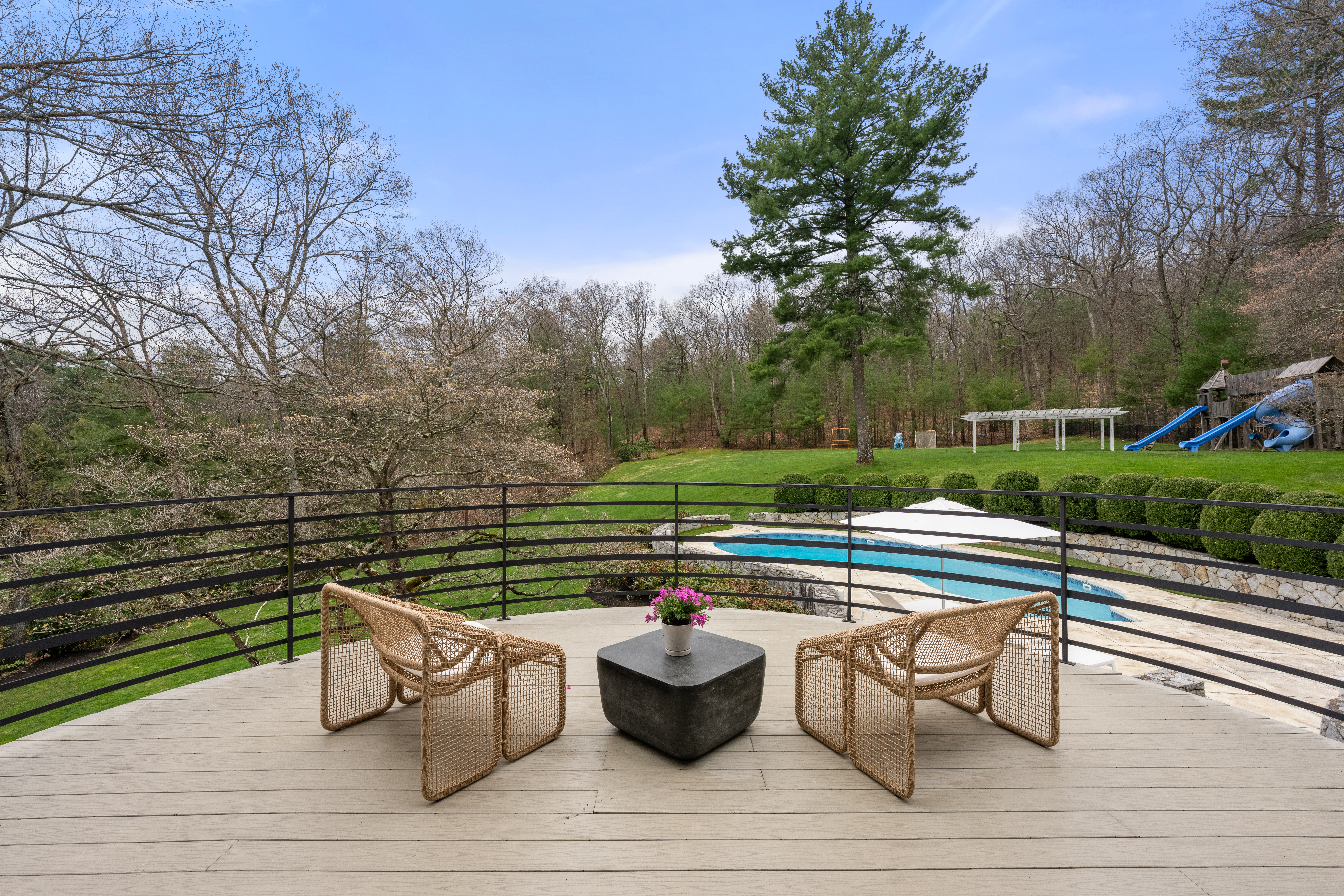 44 Meadowbrook Road