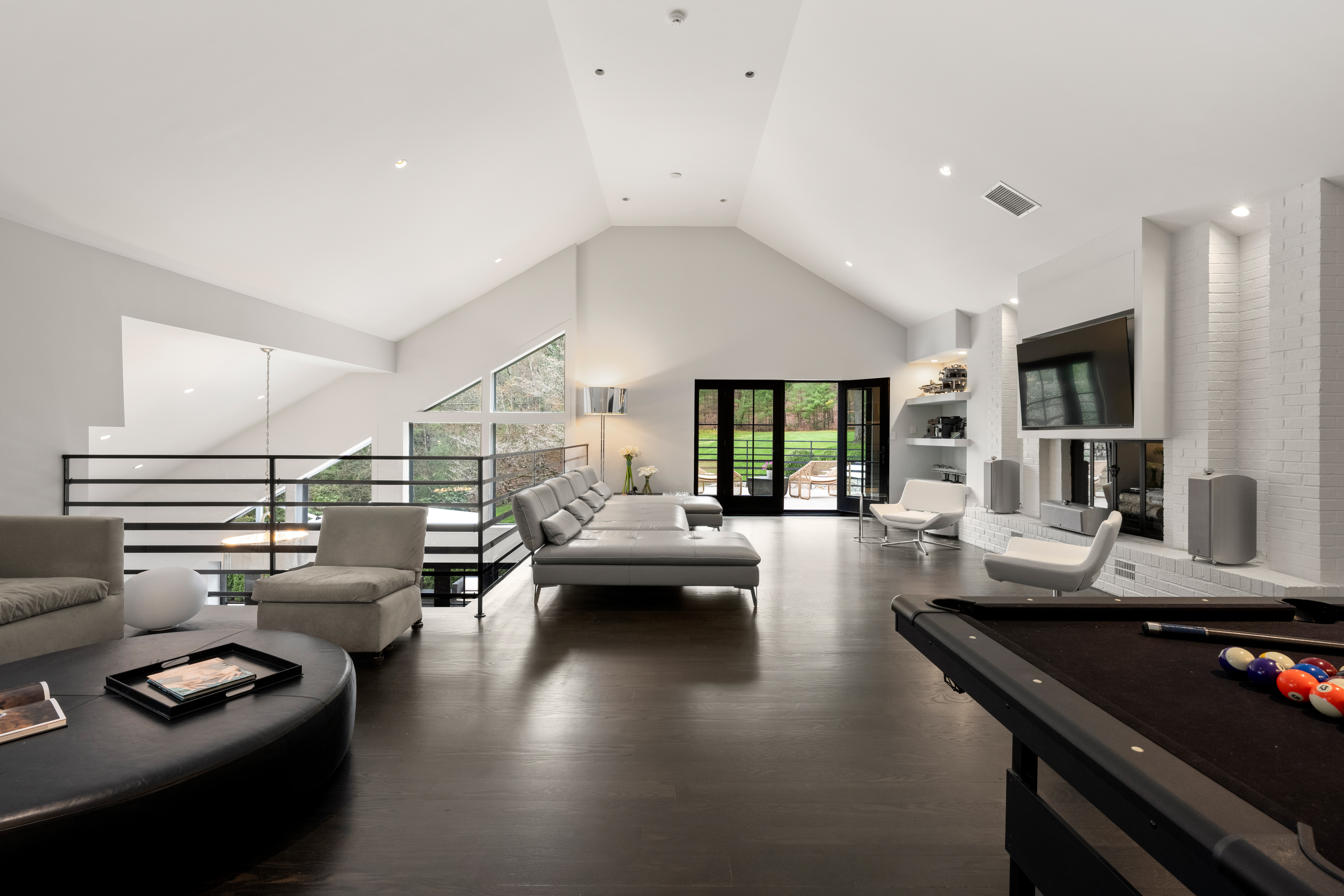 44 Meadowbrook Road