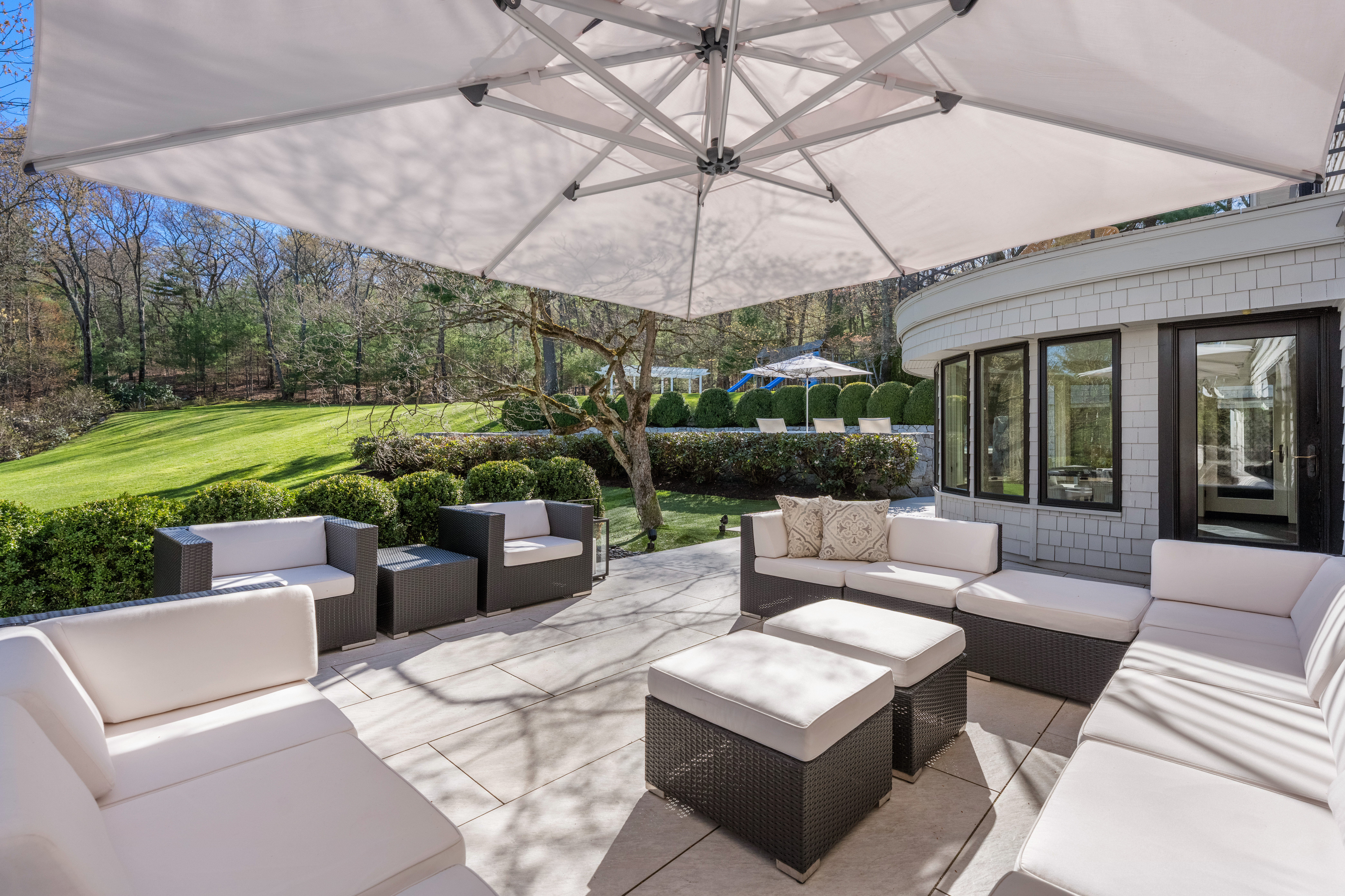 44 Meadowbrook Road