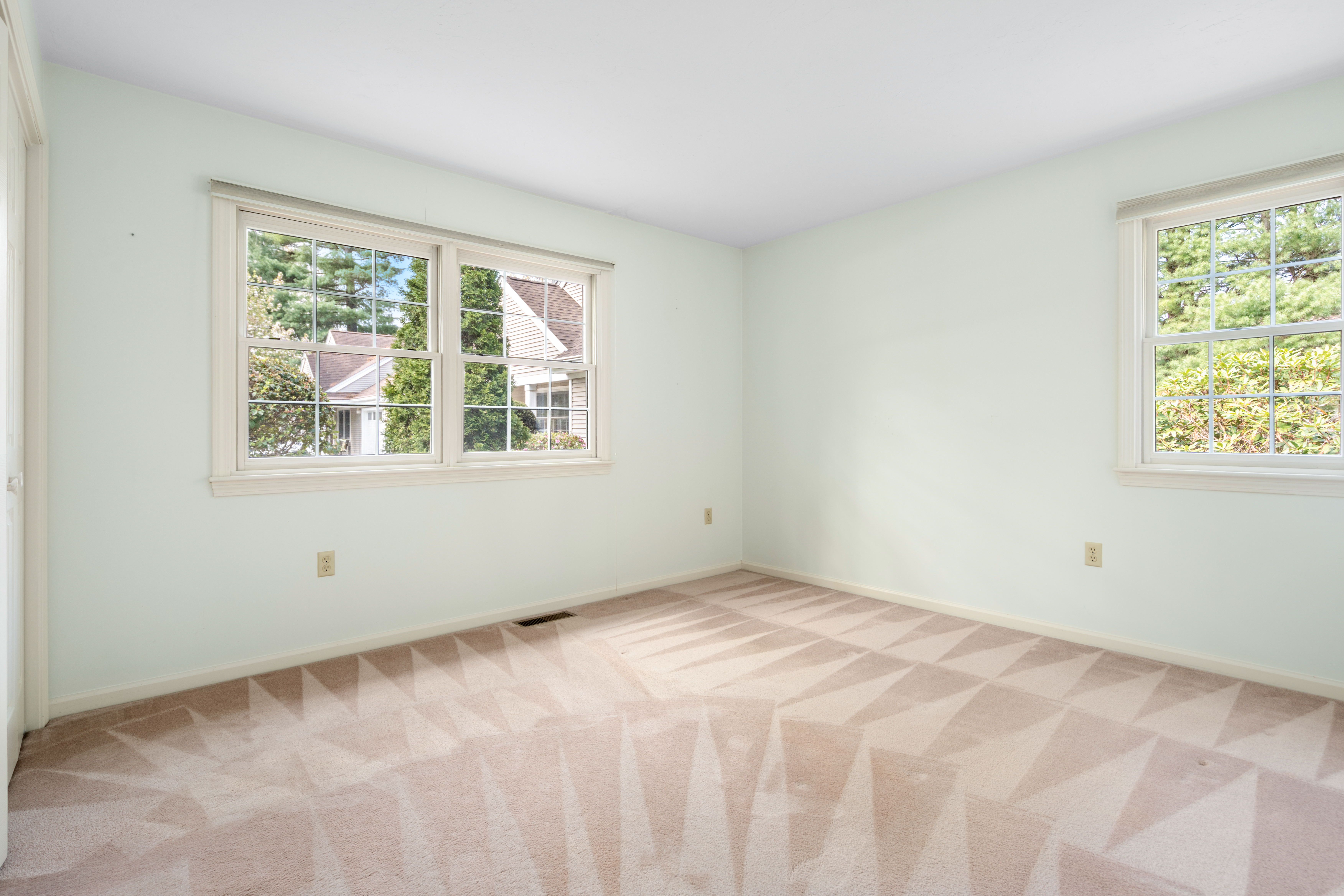 10 Cabot Drive Unit 51
