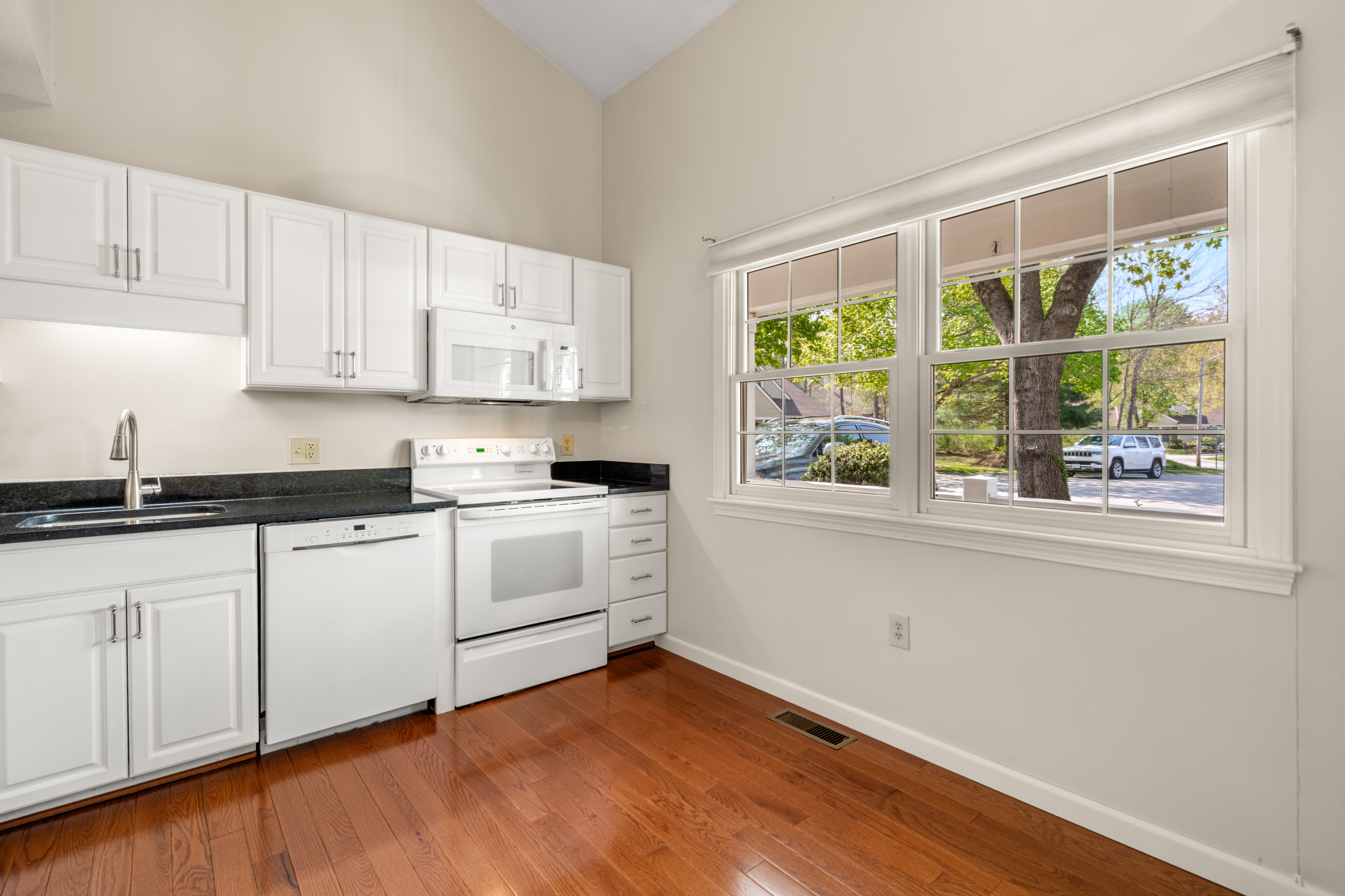 10 Cabot Drive Unit 51