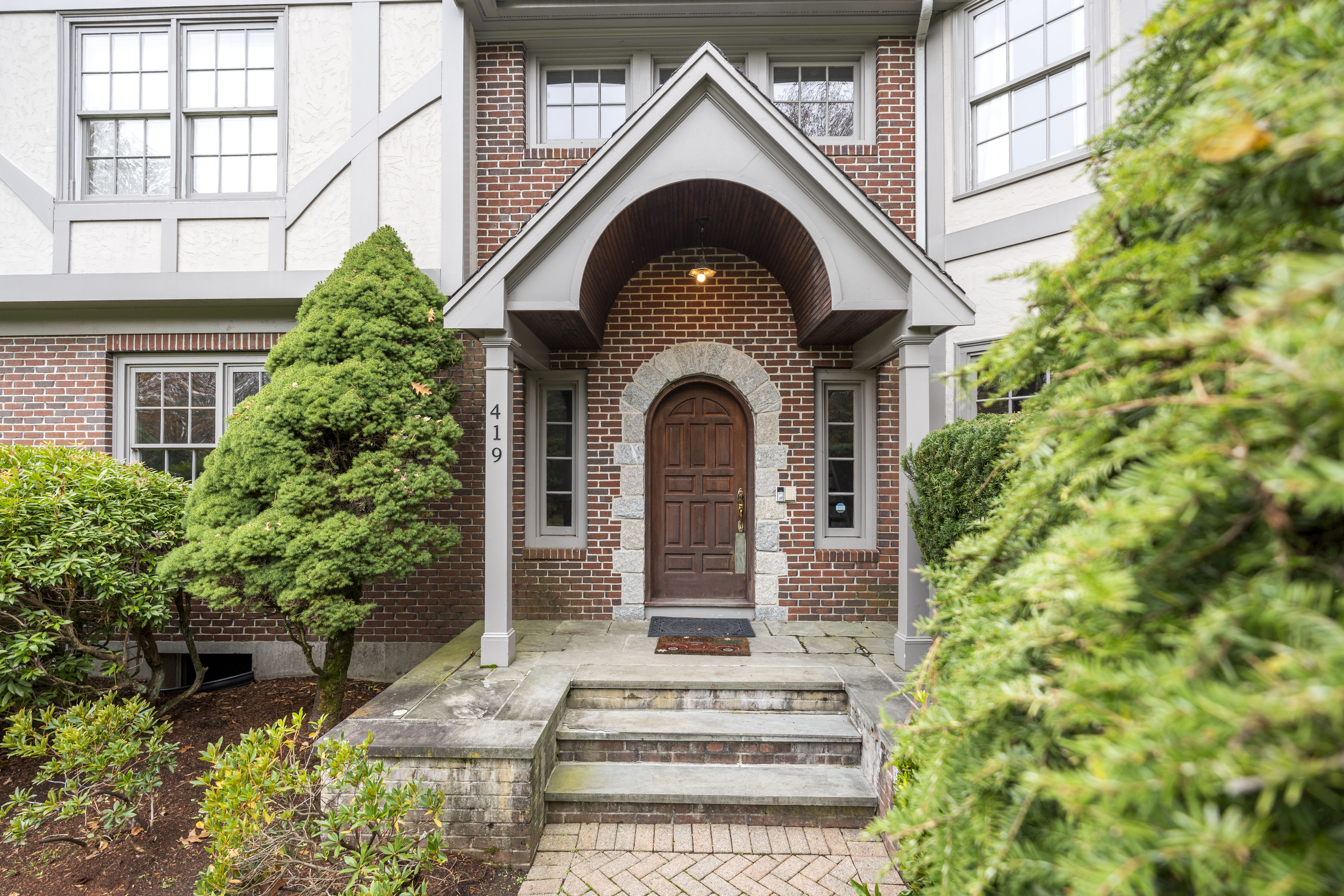 419 Wellesley Street 