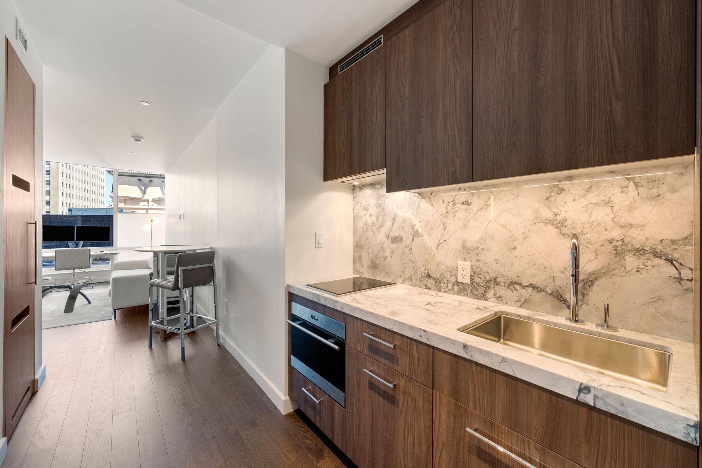 430 Stuart Street Unit# 1518