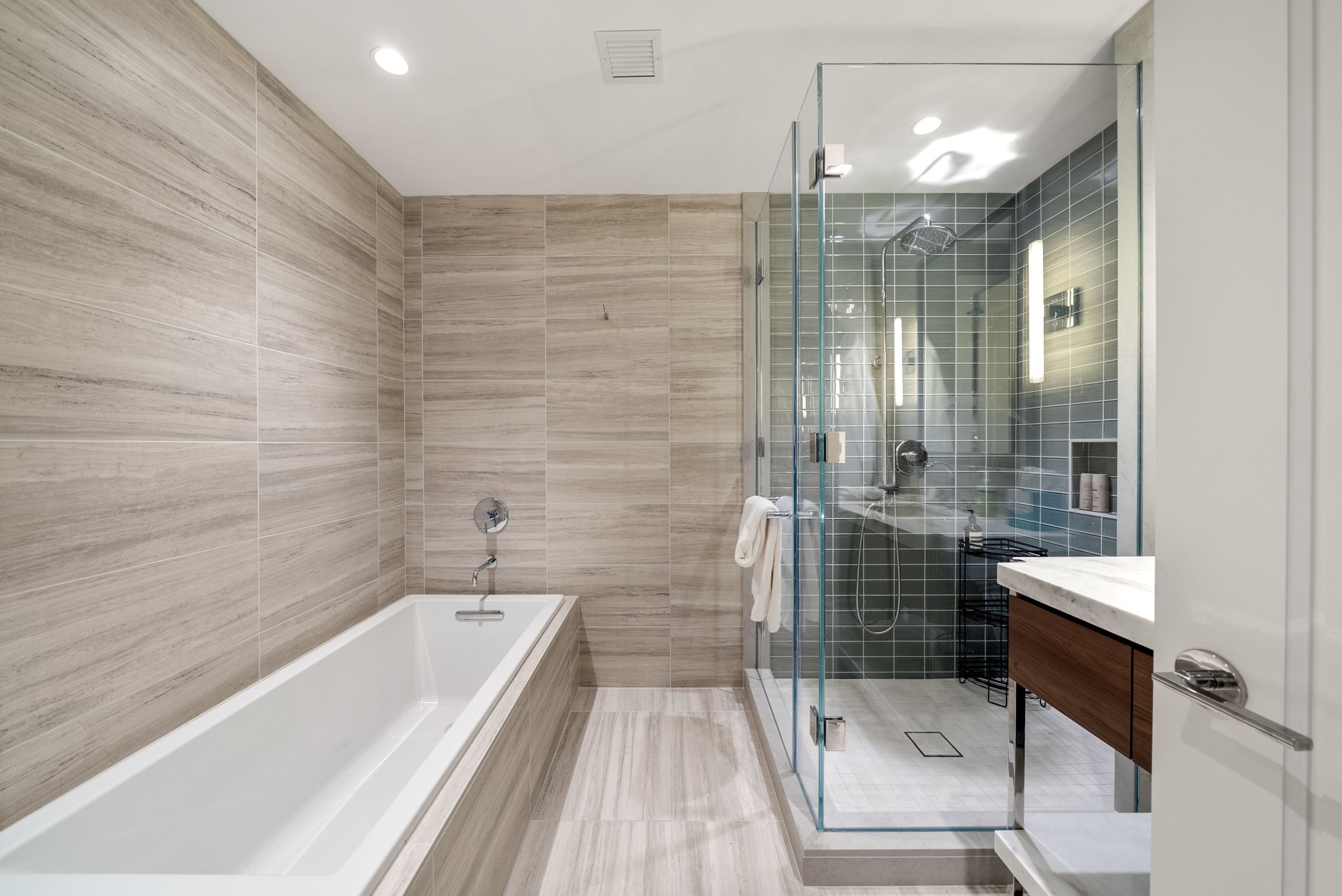 430 Stuart Street Unit# 1518