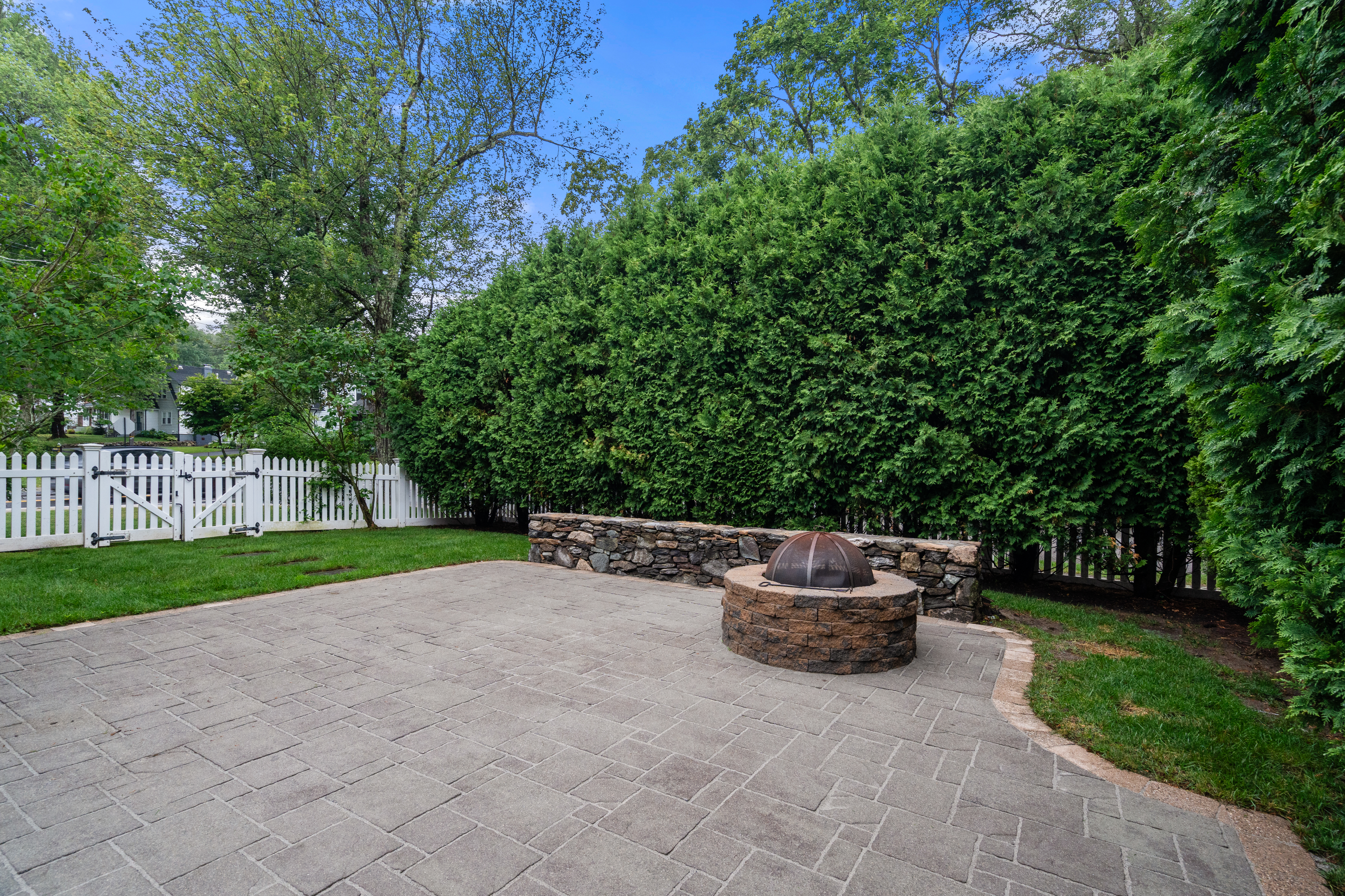 155 Oak Street 