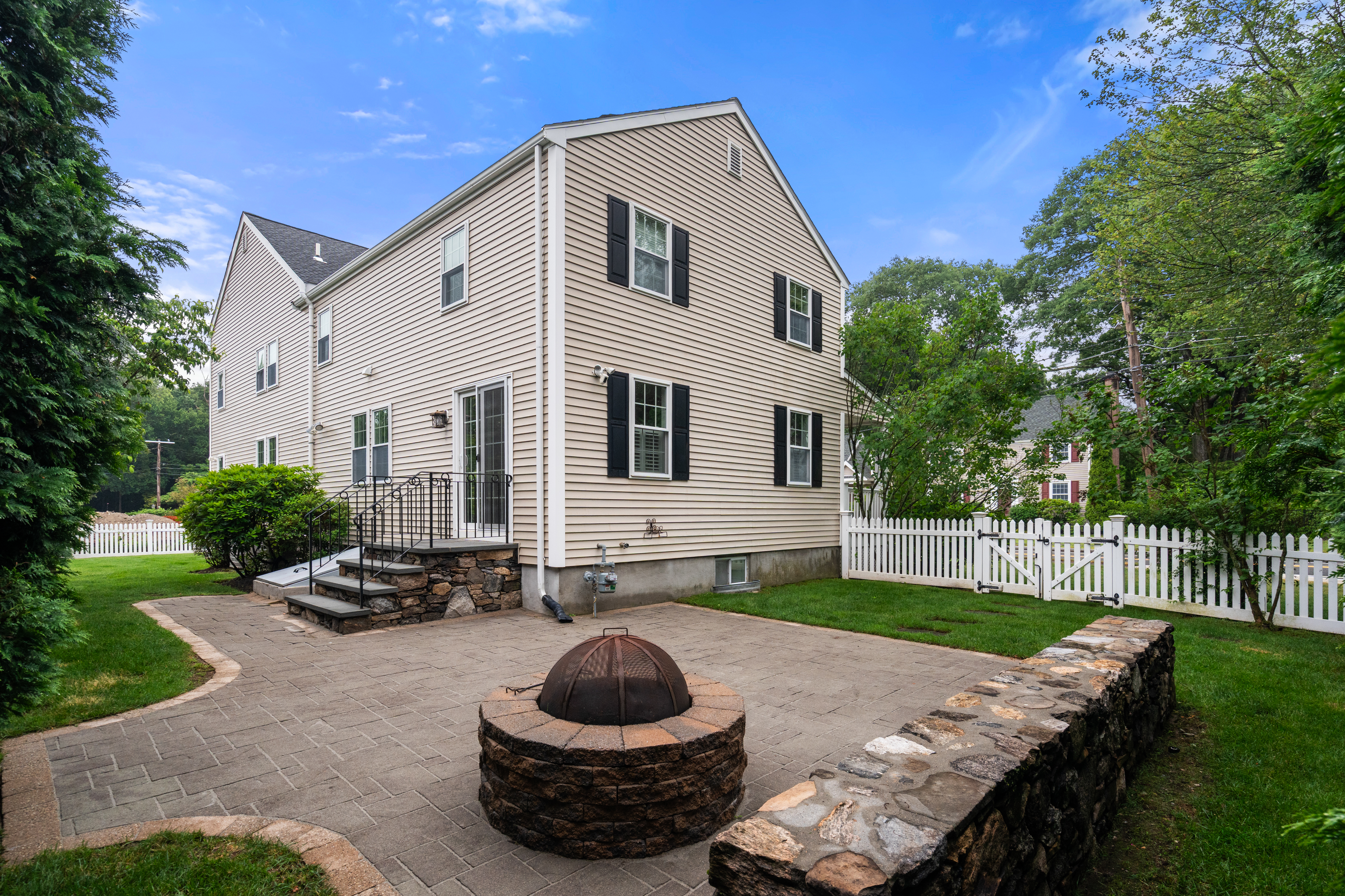 155 Oak Street 