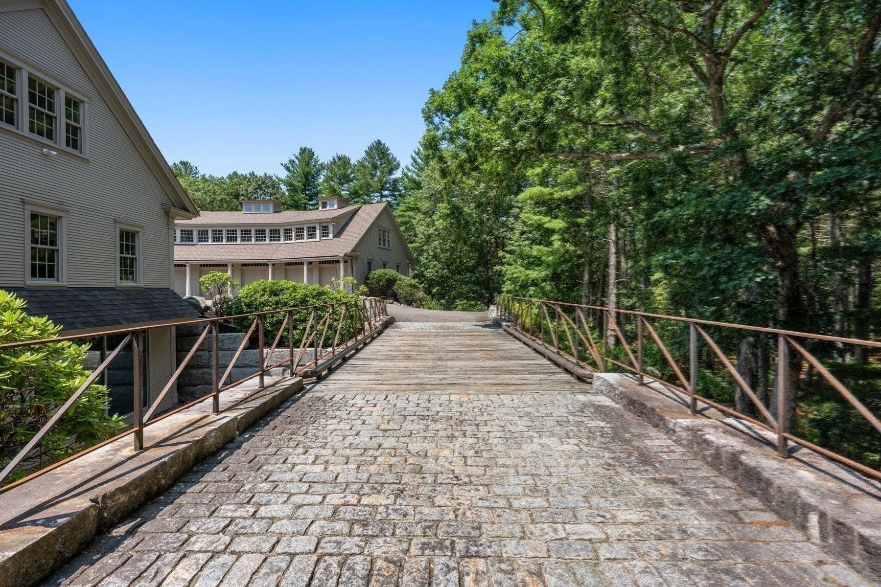 145 Dutton Road 