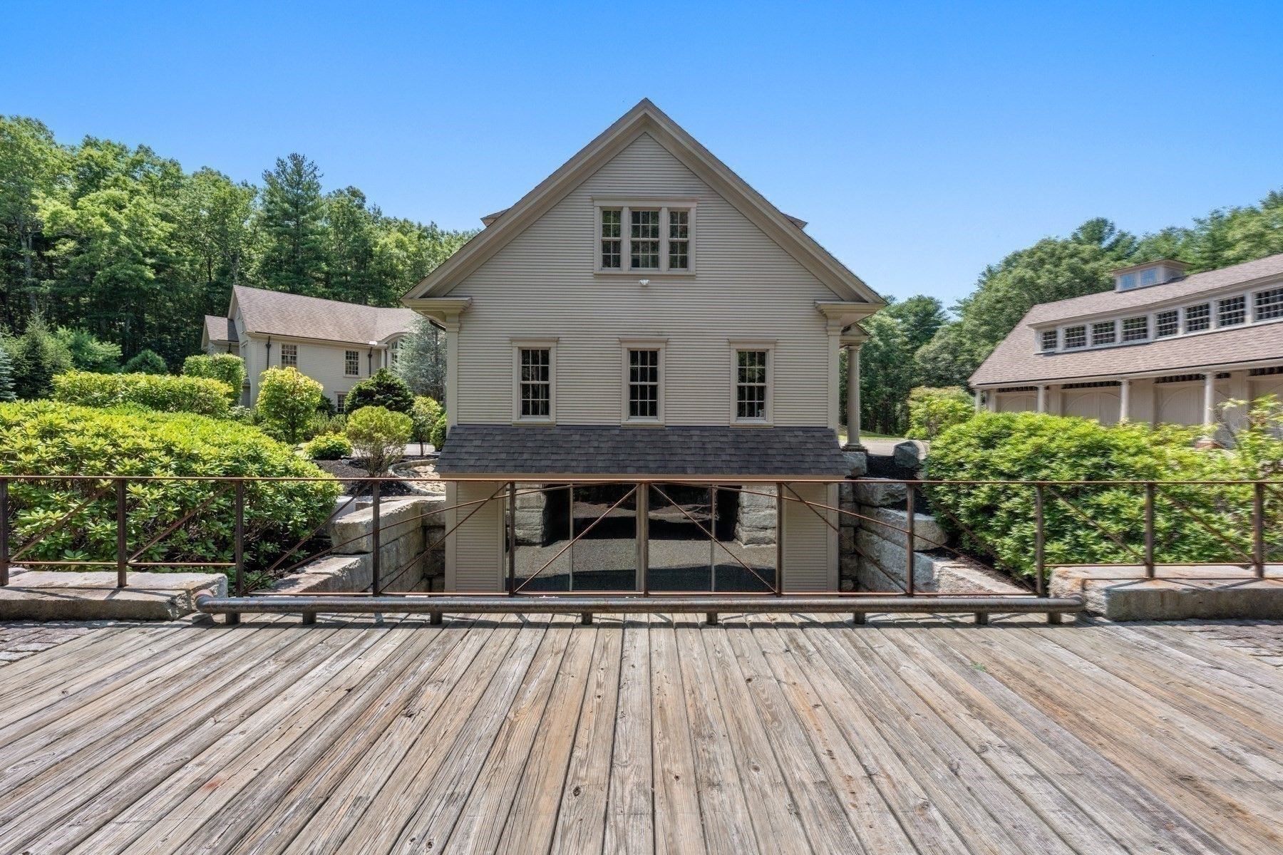 145 Dutton Road 