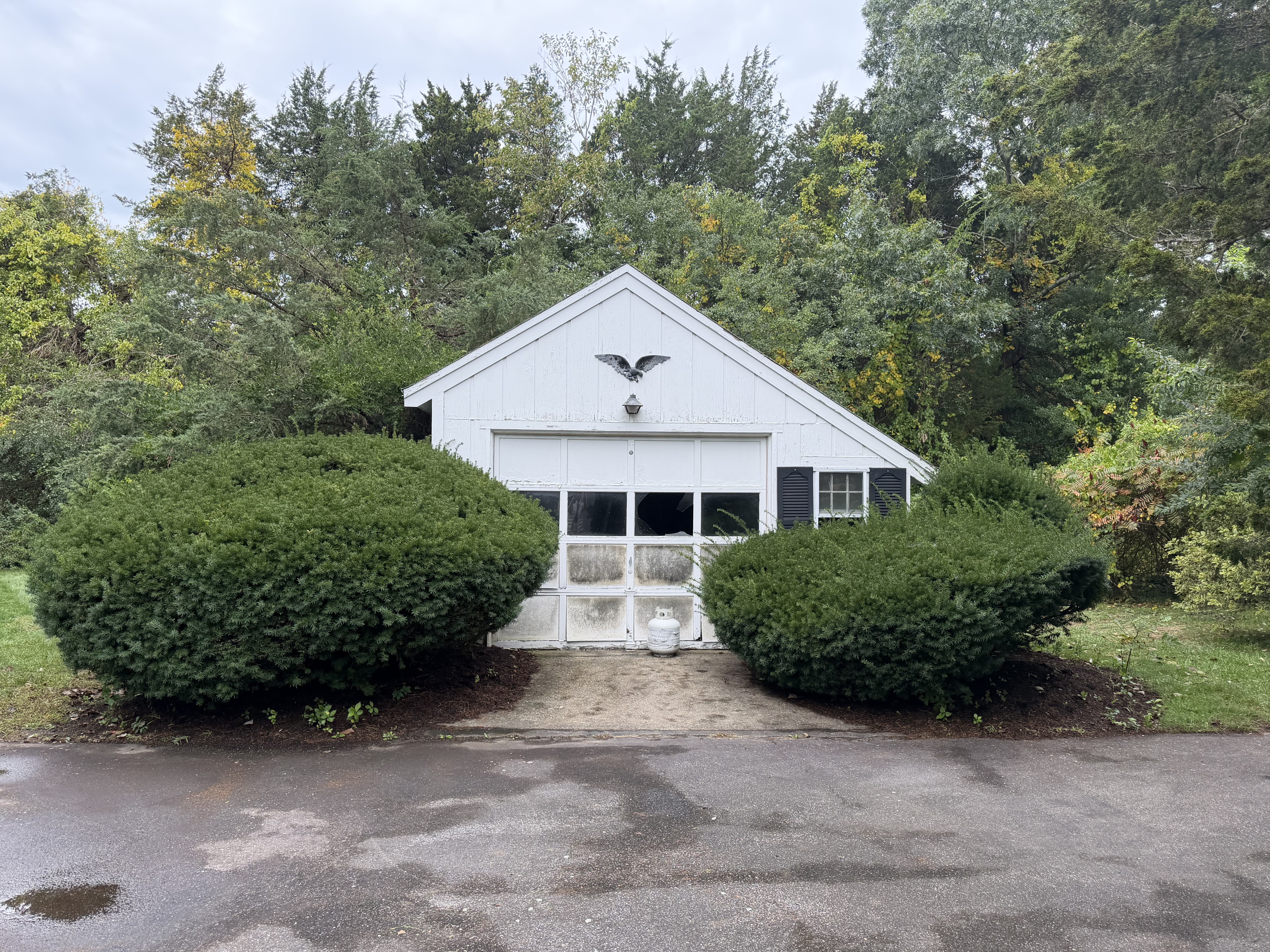 12 Riverside Drive