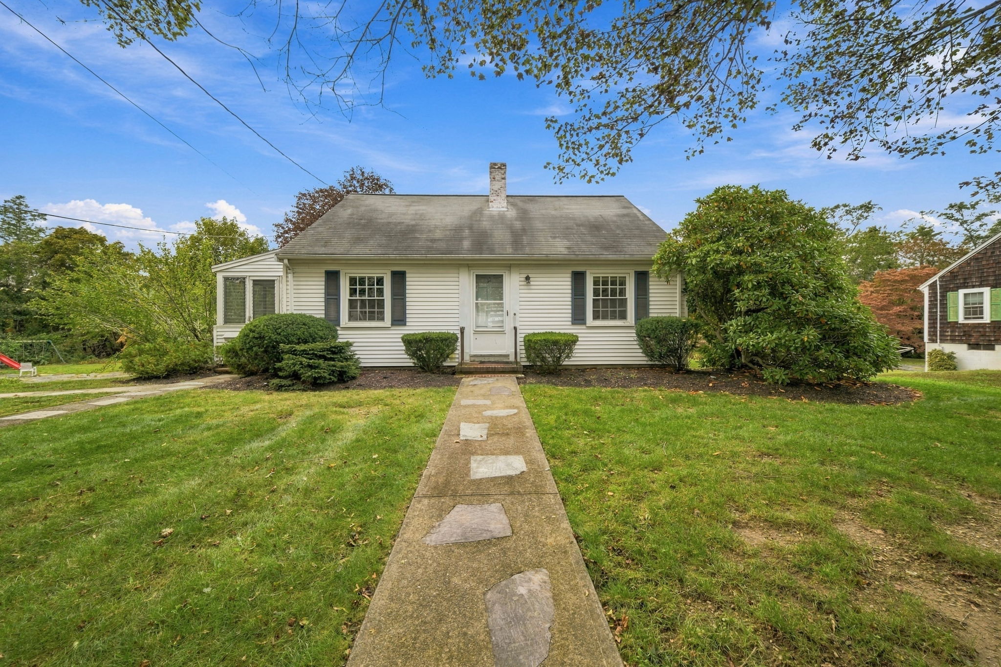 12 Riverside Drive