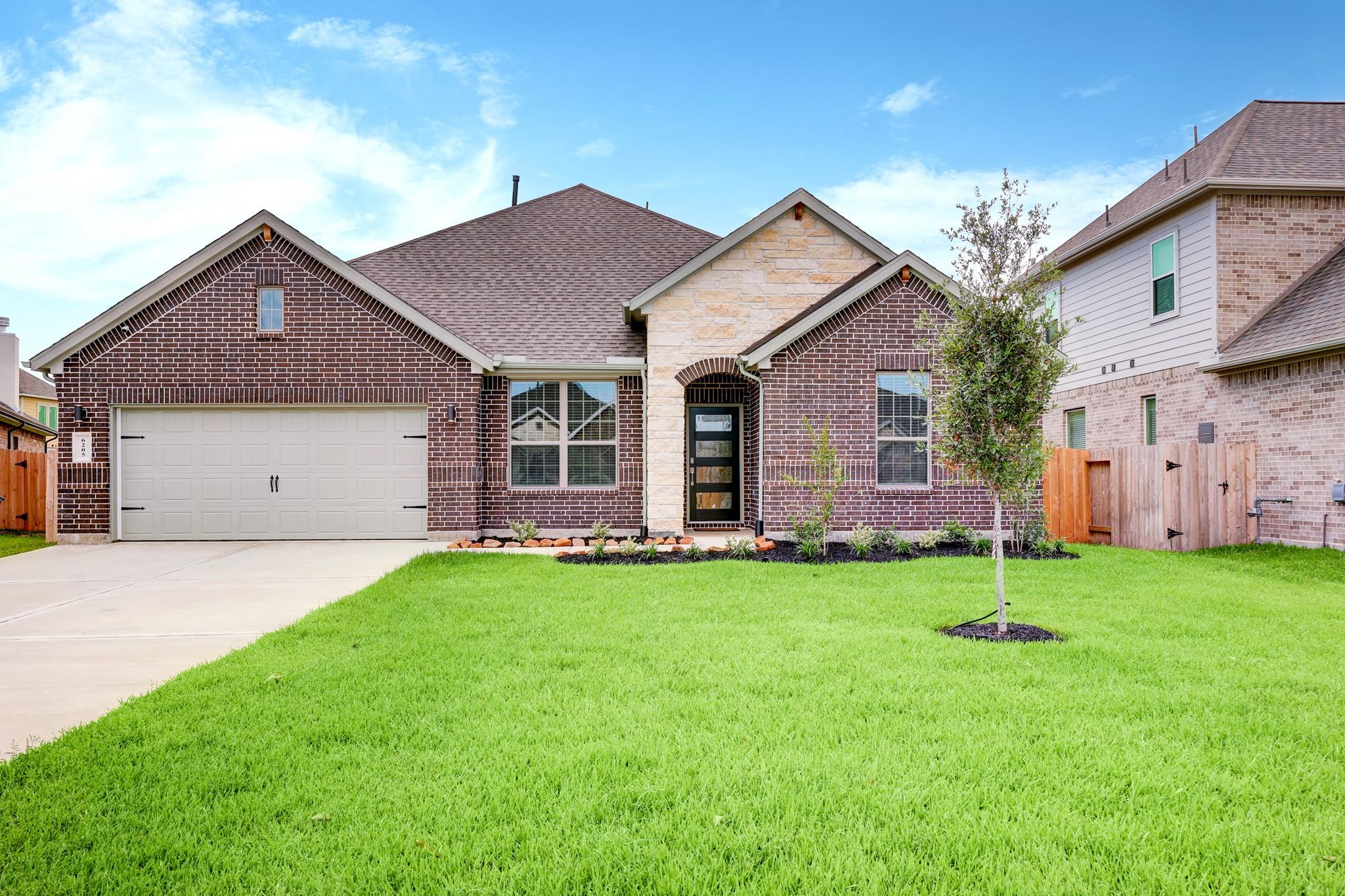 6205 Maple Court