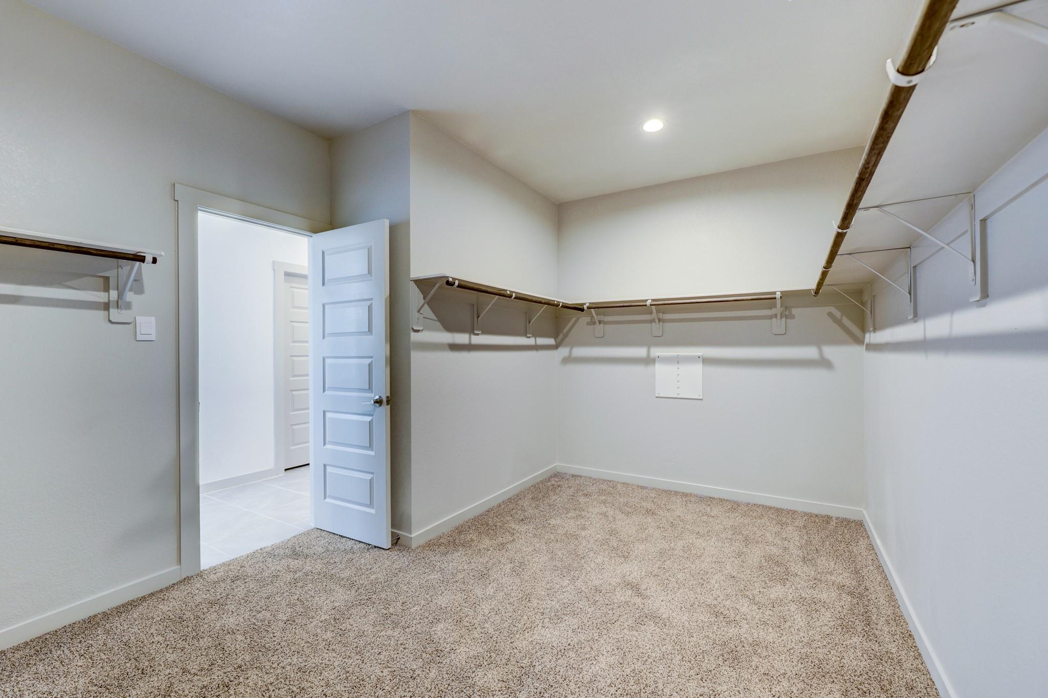 6205 Maple Court