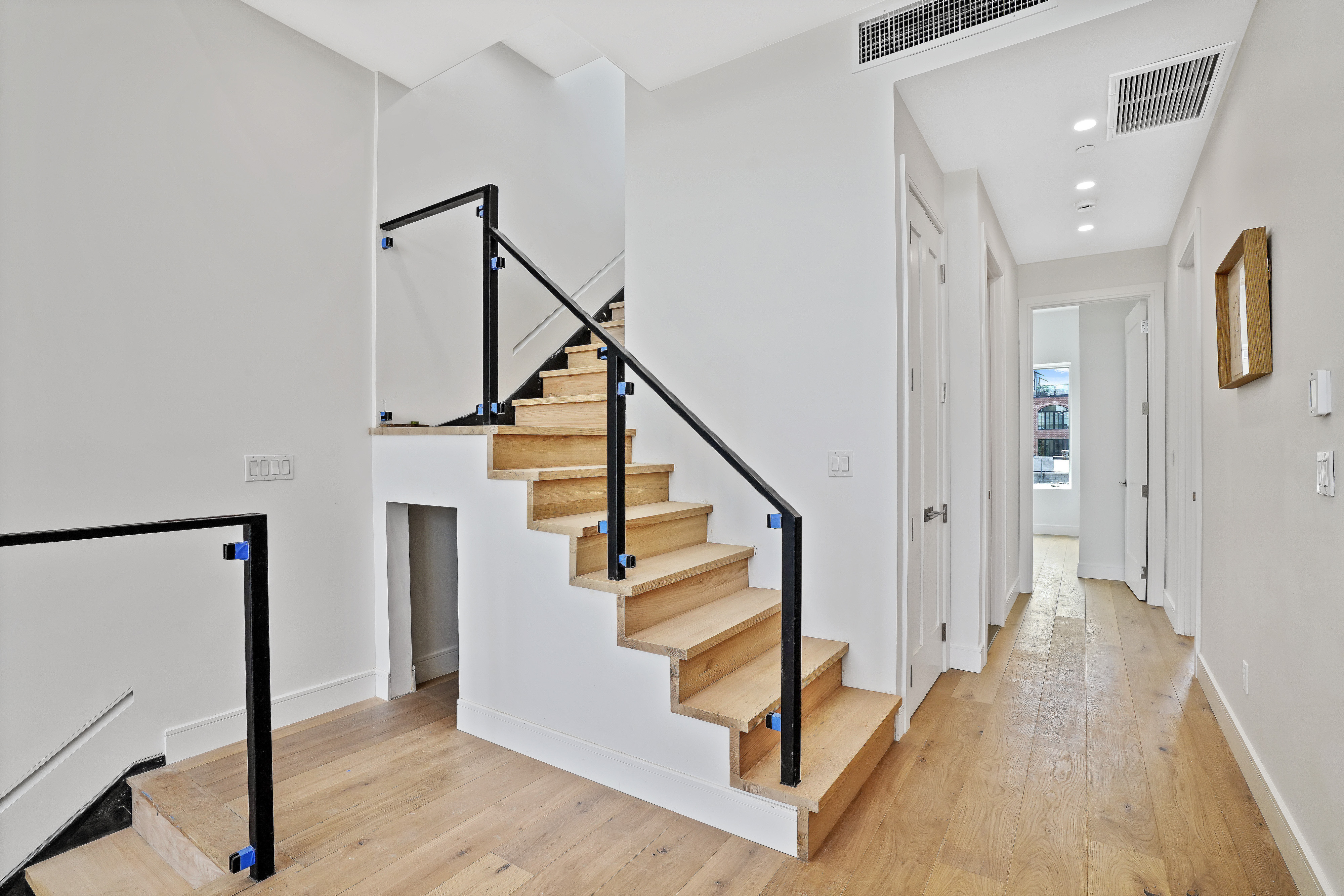 47 Diamond Street , 3B