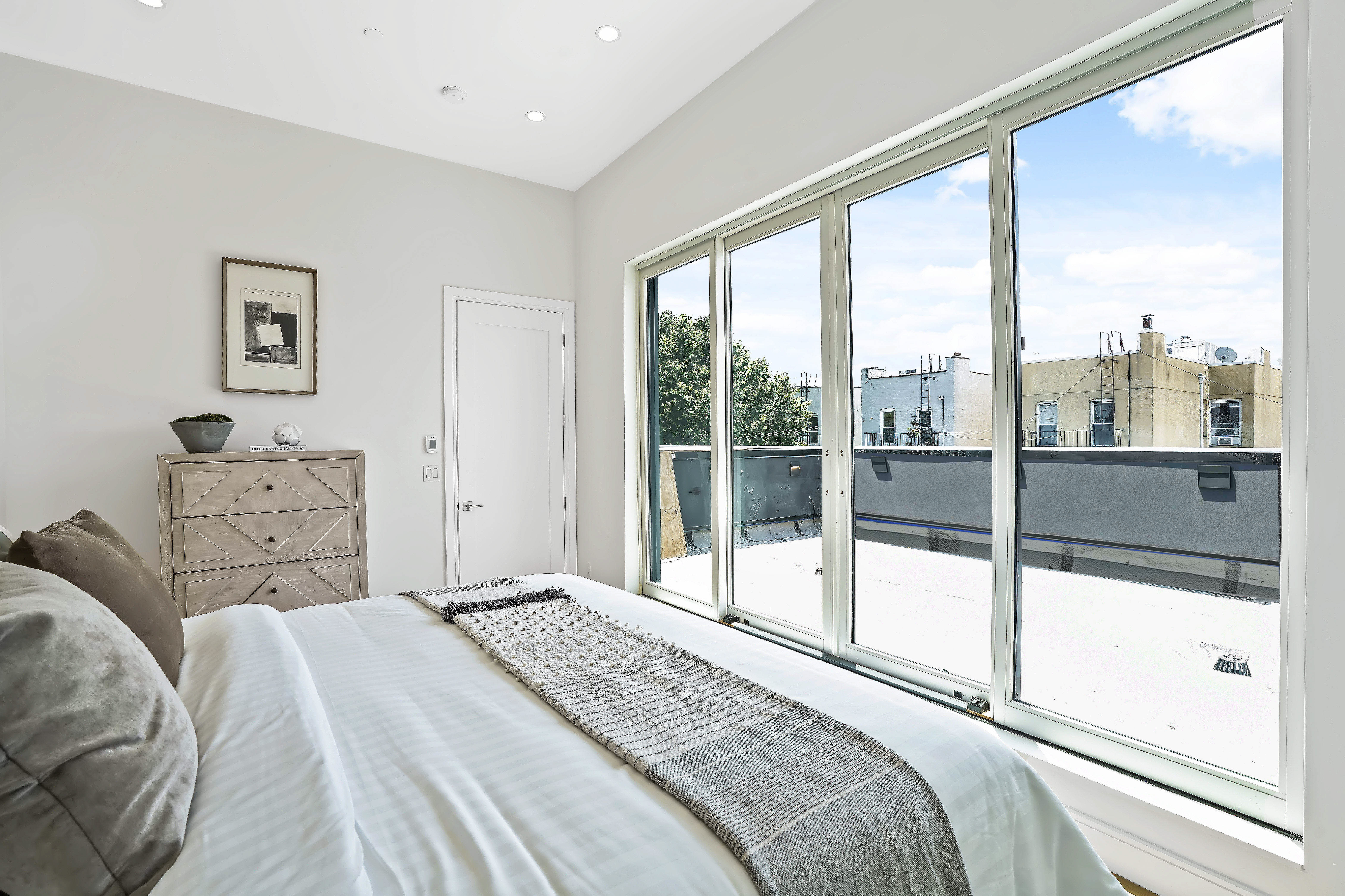 47 Diamond Street , 3B