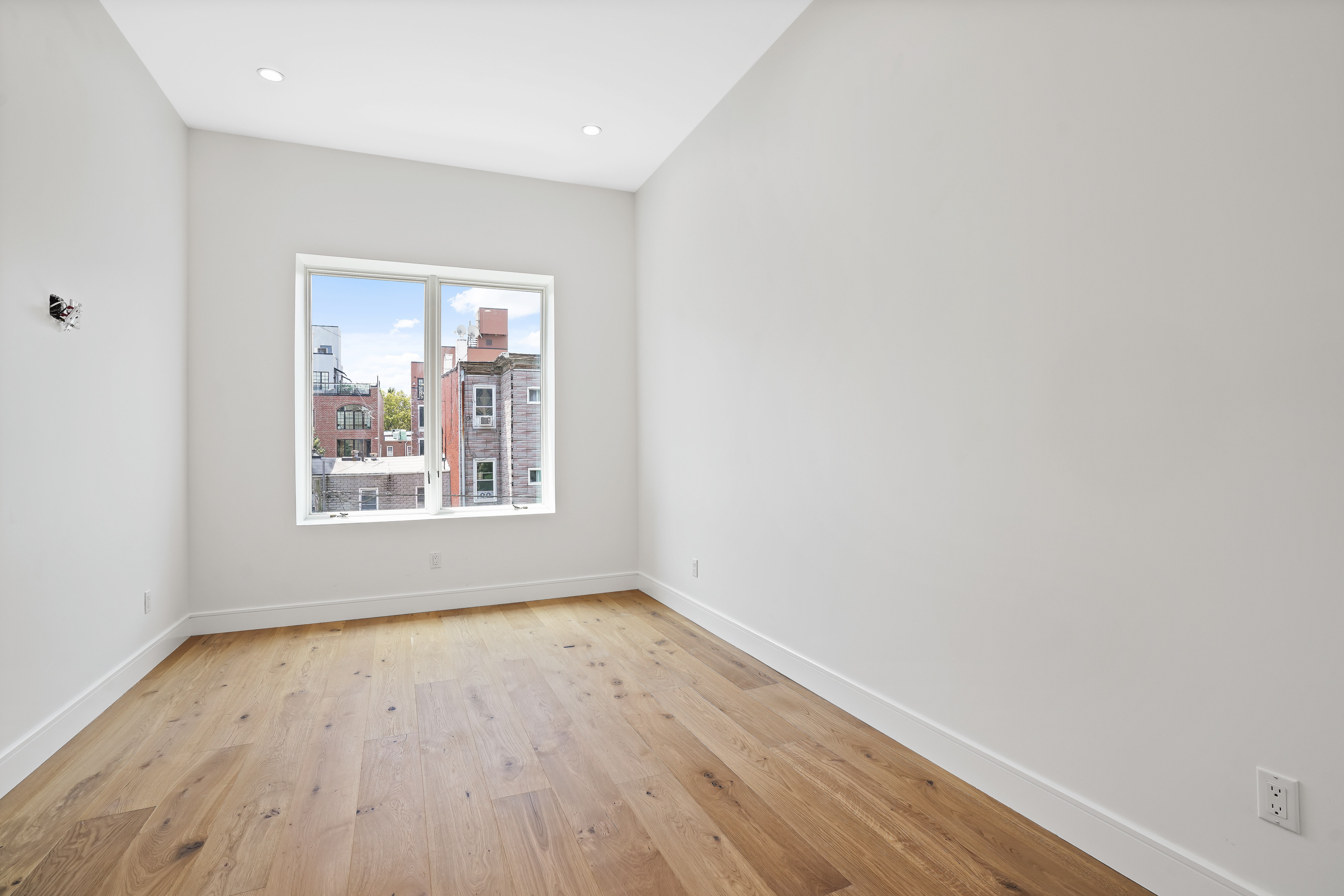 47 Diamond Street , 3B