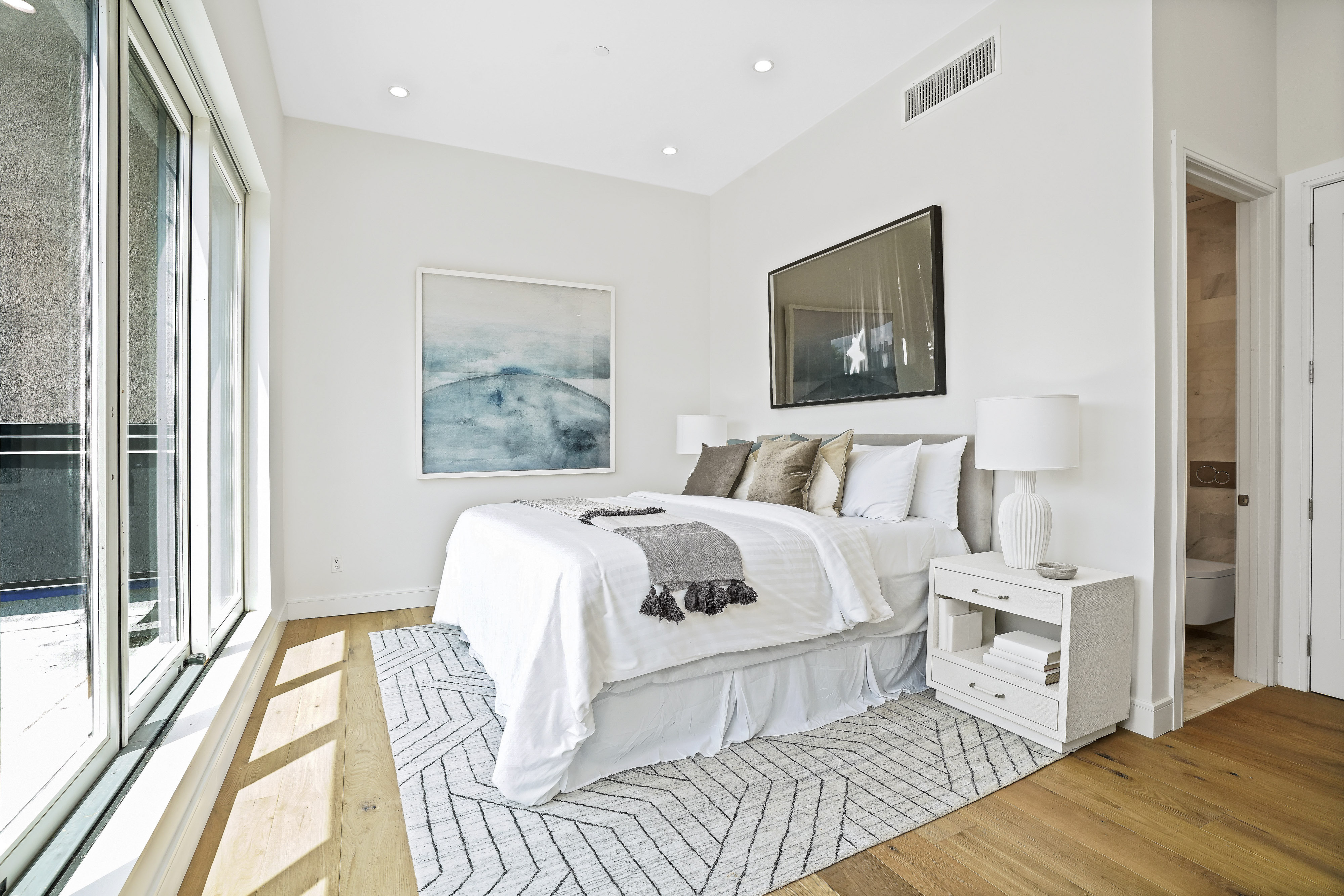 47 Diamond Street , 3B