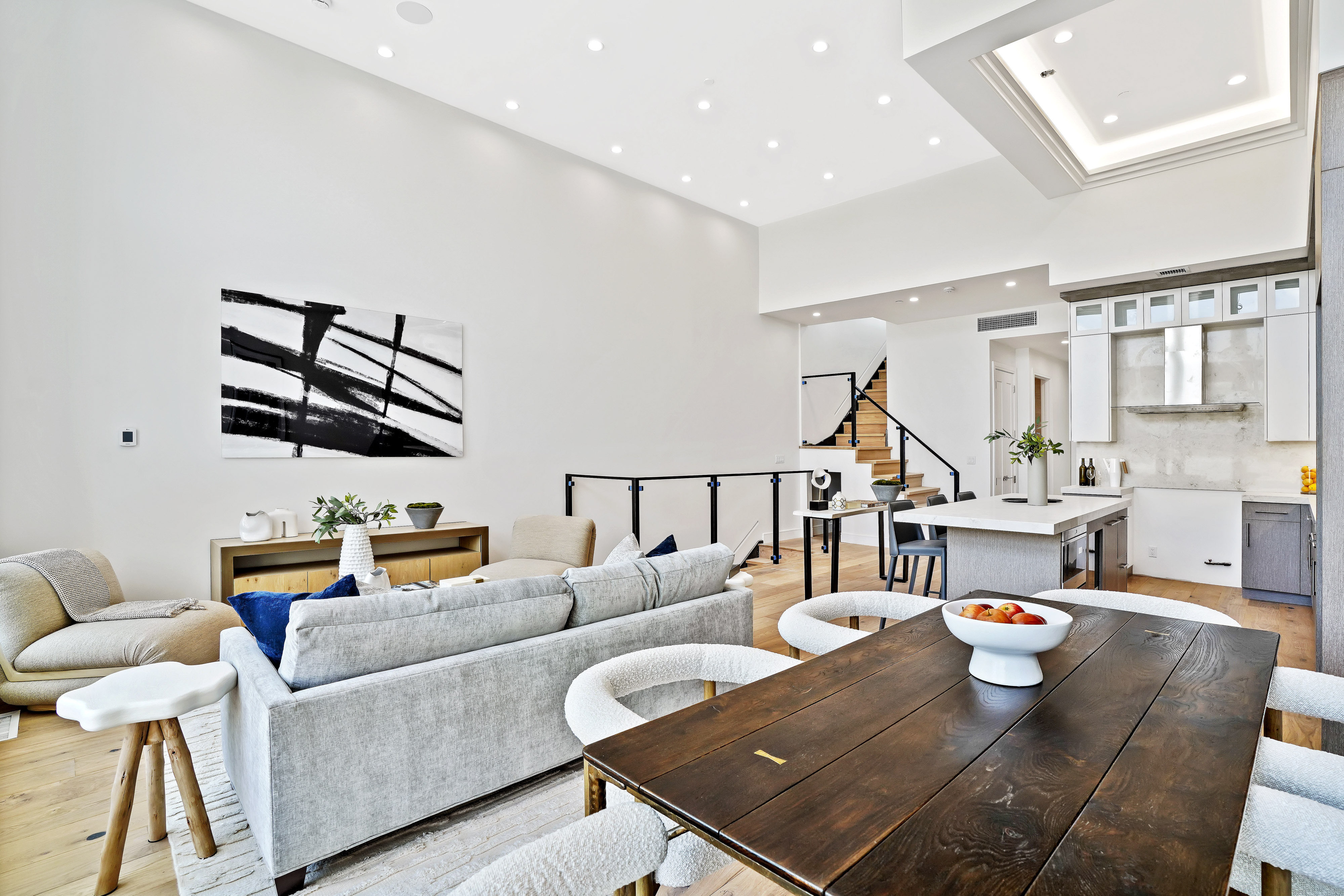 47 Diamond Street , 3B