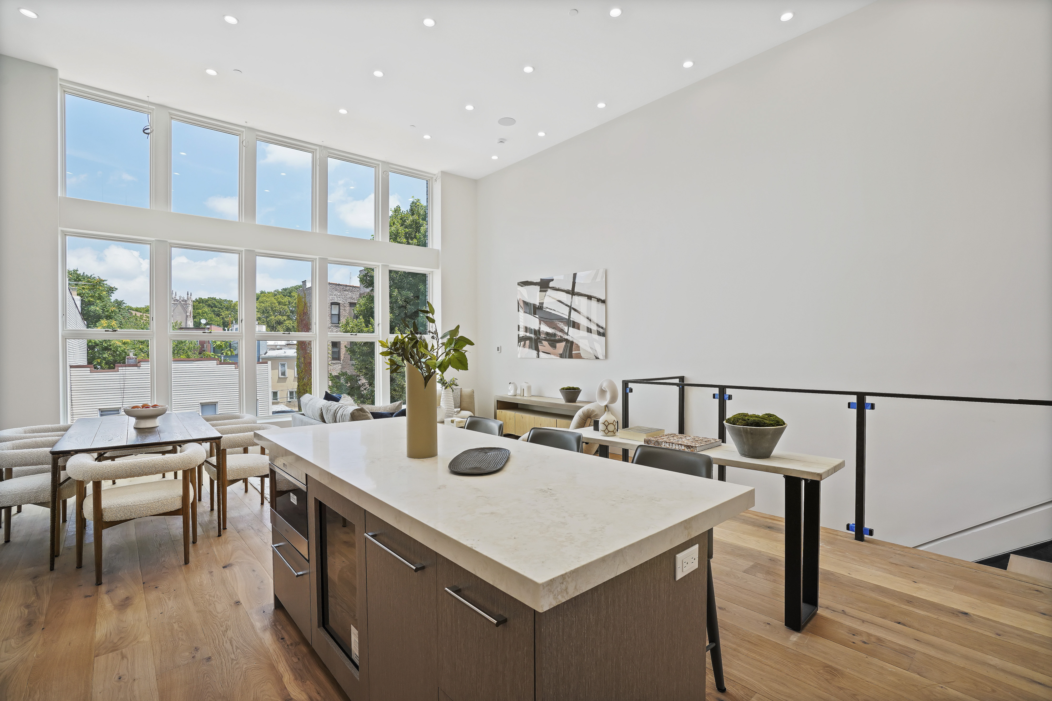 47 Diamond Street , 3B