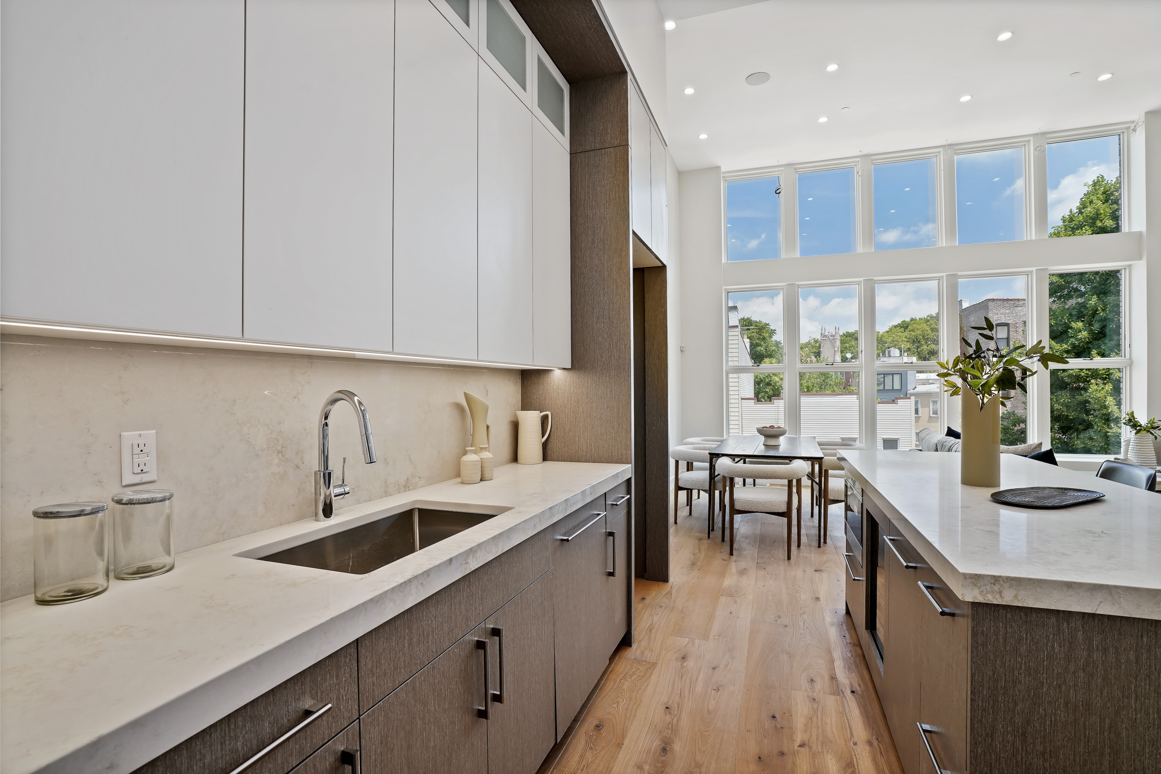 47 Diamond Street , 3B