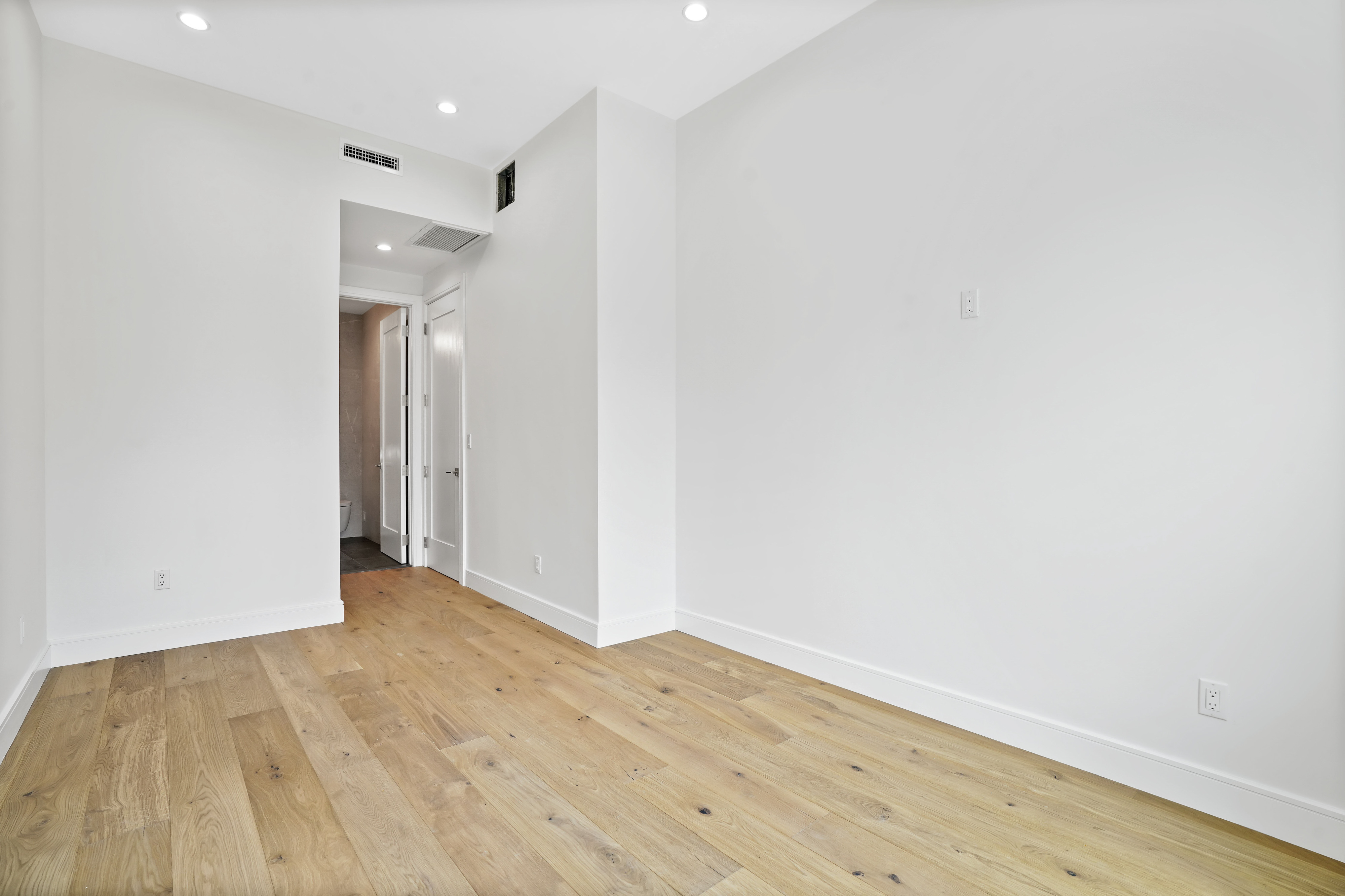 47 Diamond Street , 3B