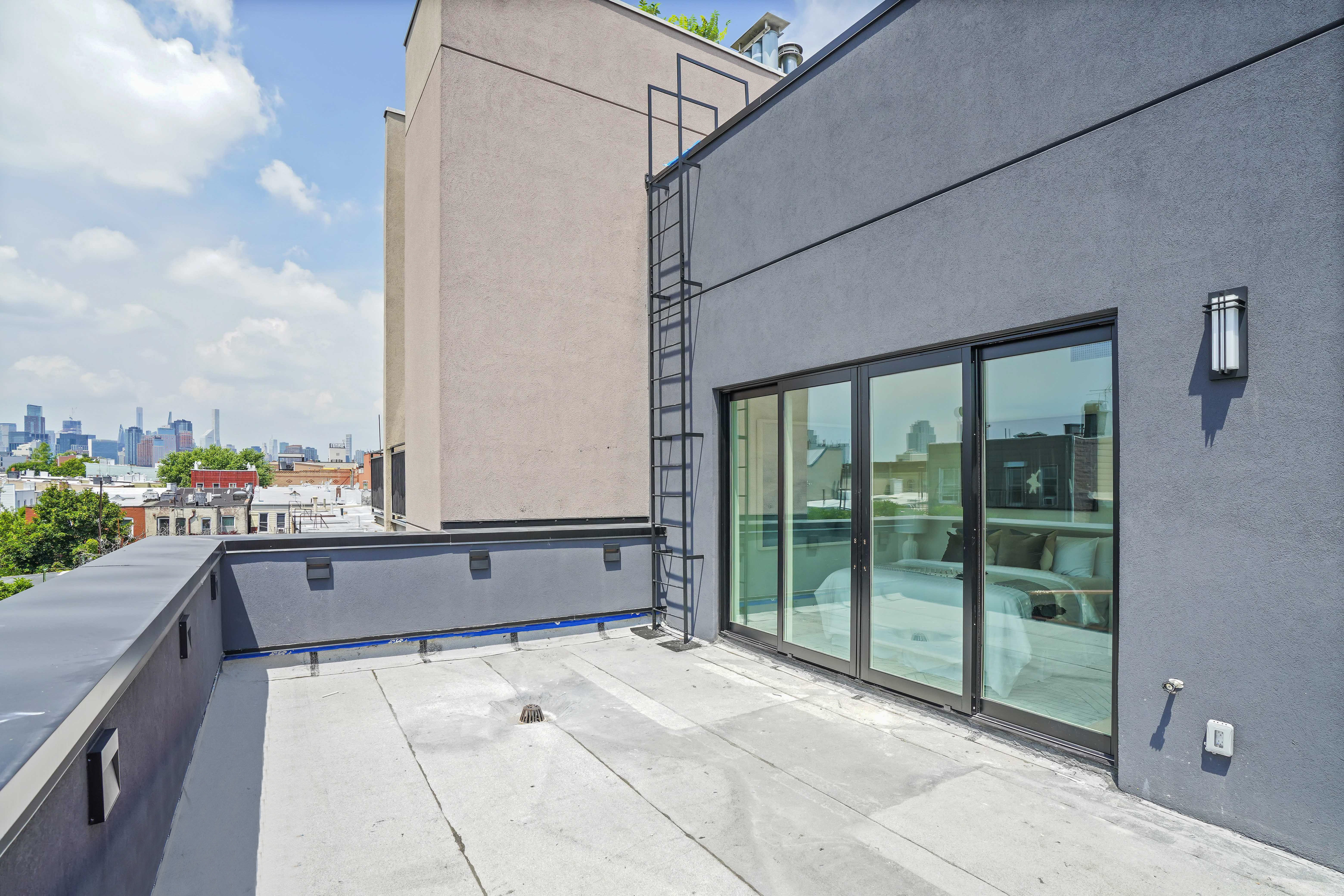 47 Diamond Street , 3B