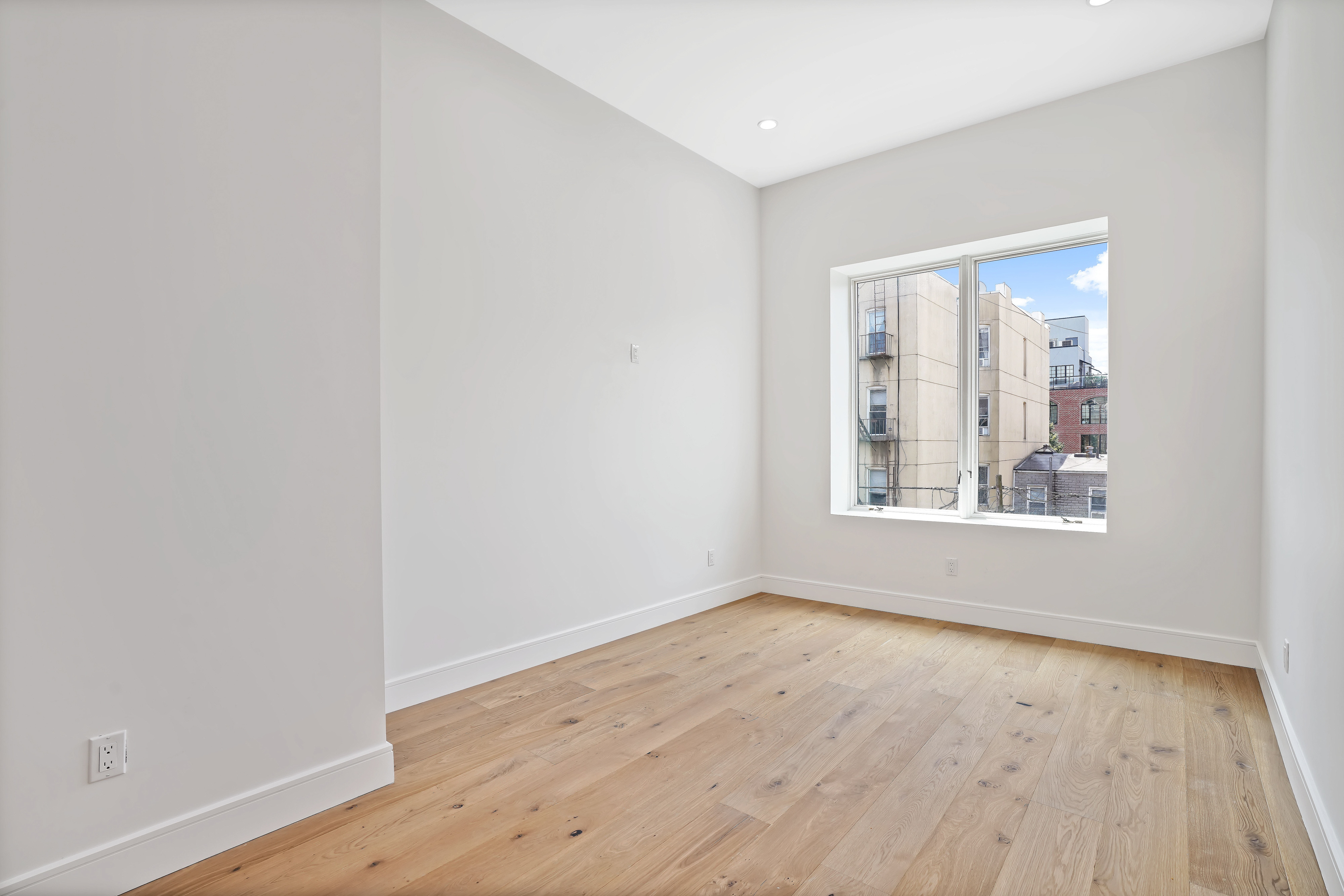 47 Diamond Street , 3B