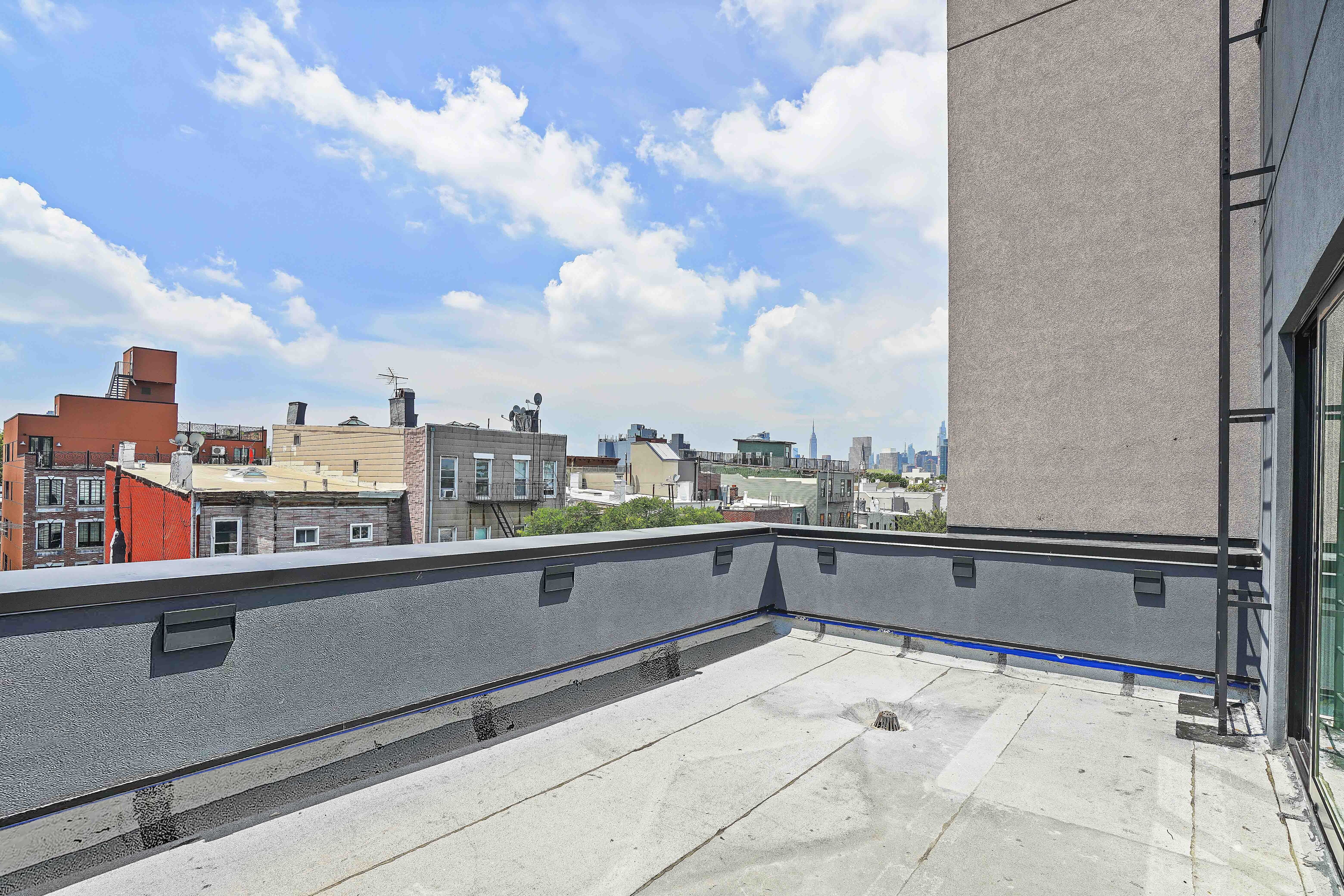 47 Diamond Street , 3B