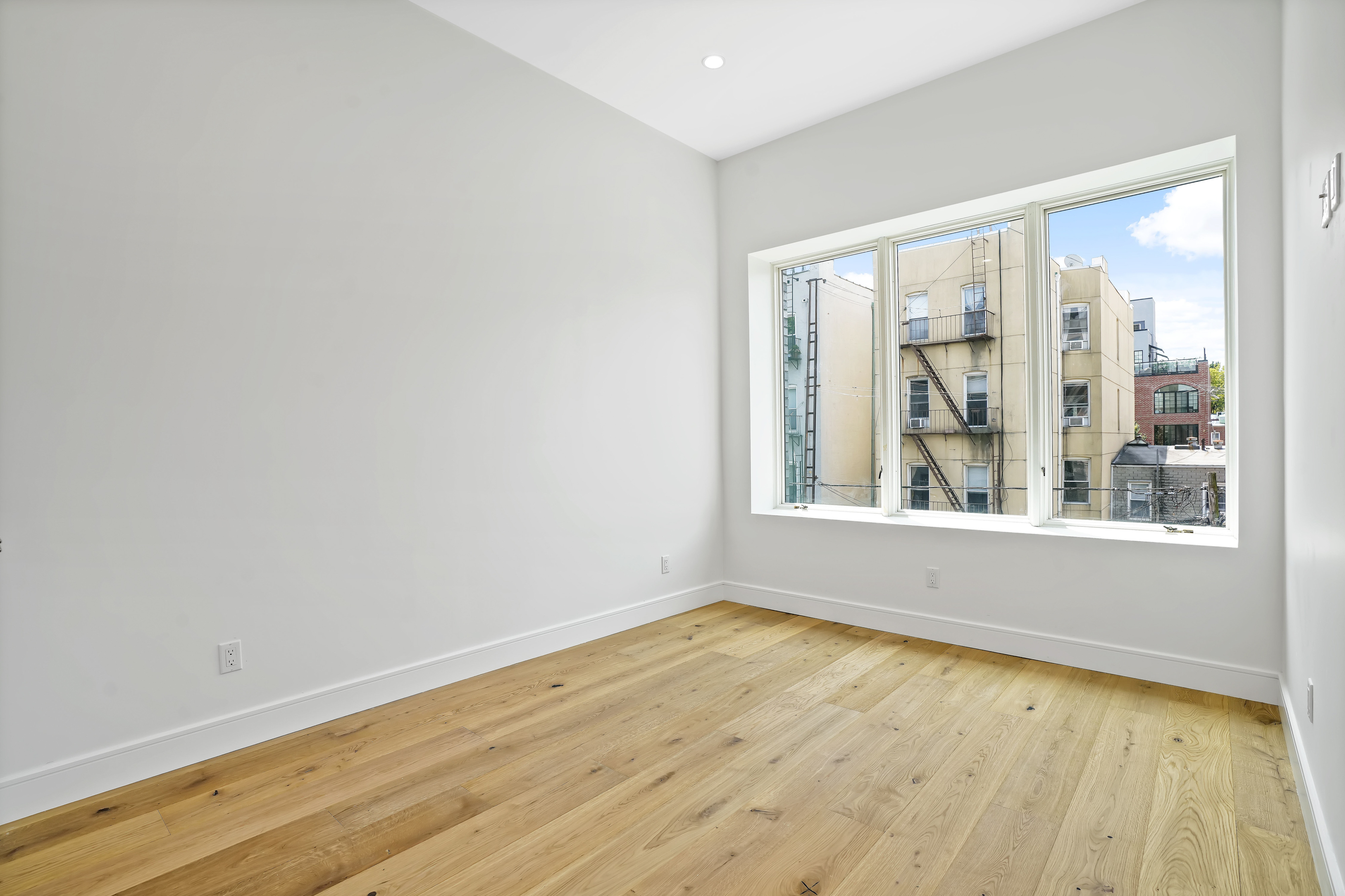 47 Diamond Street , 3B