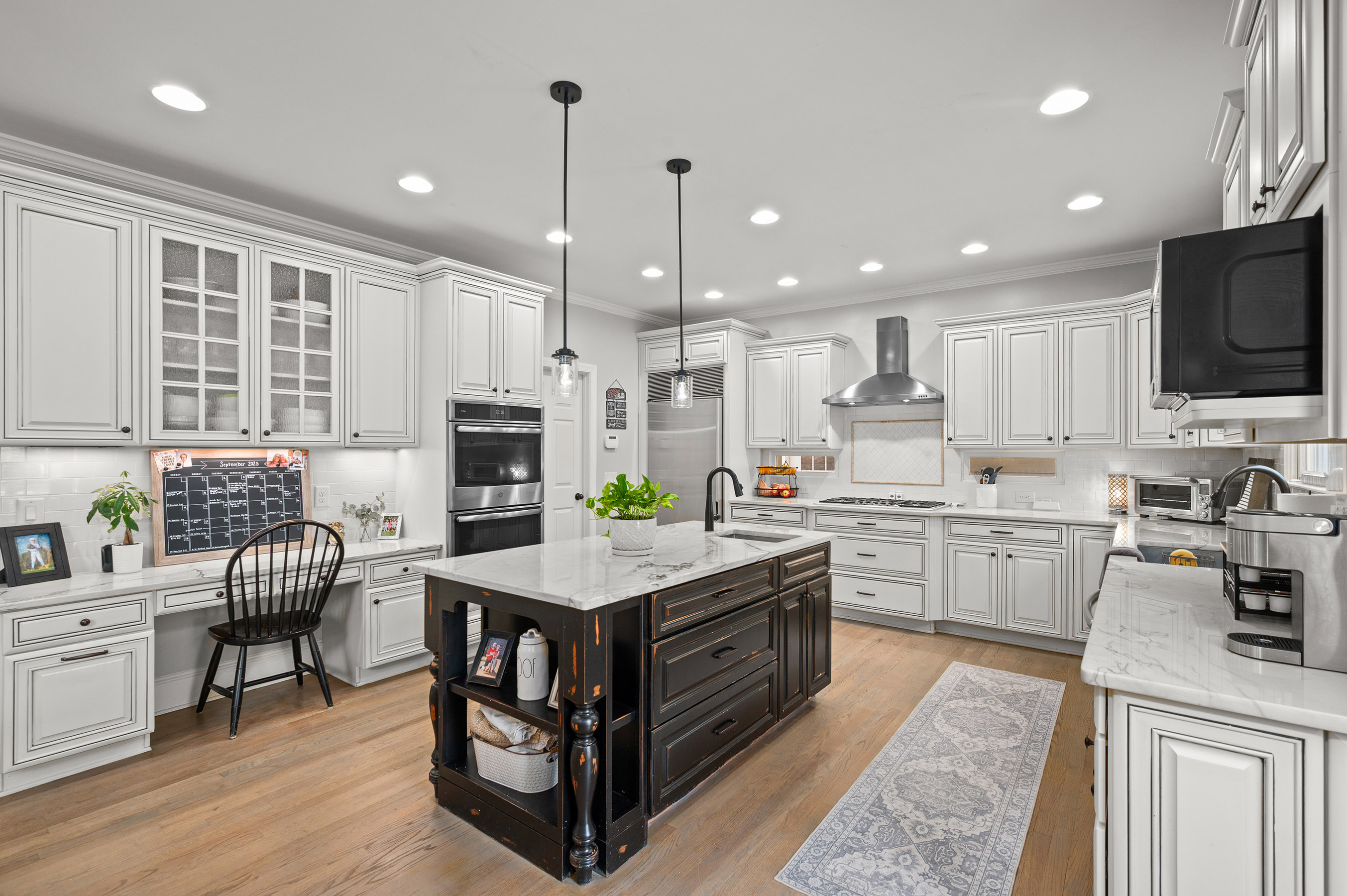 810 Lake Ridge Court