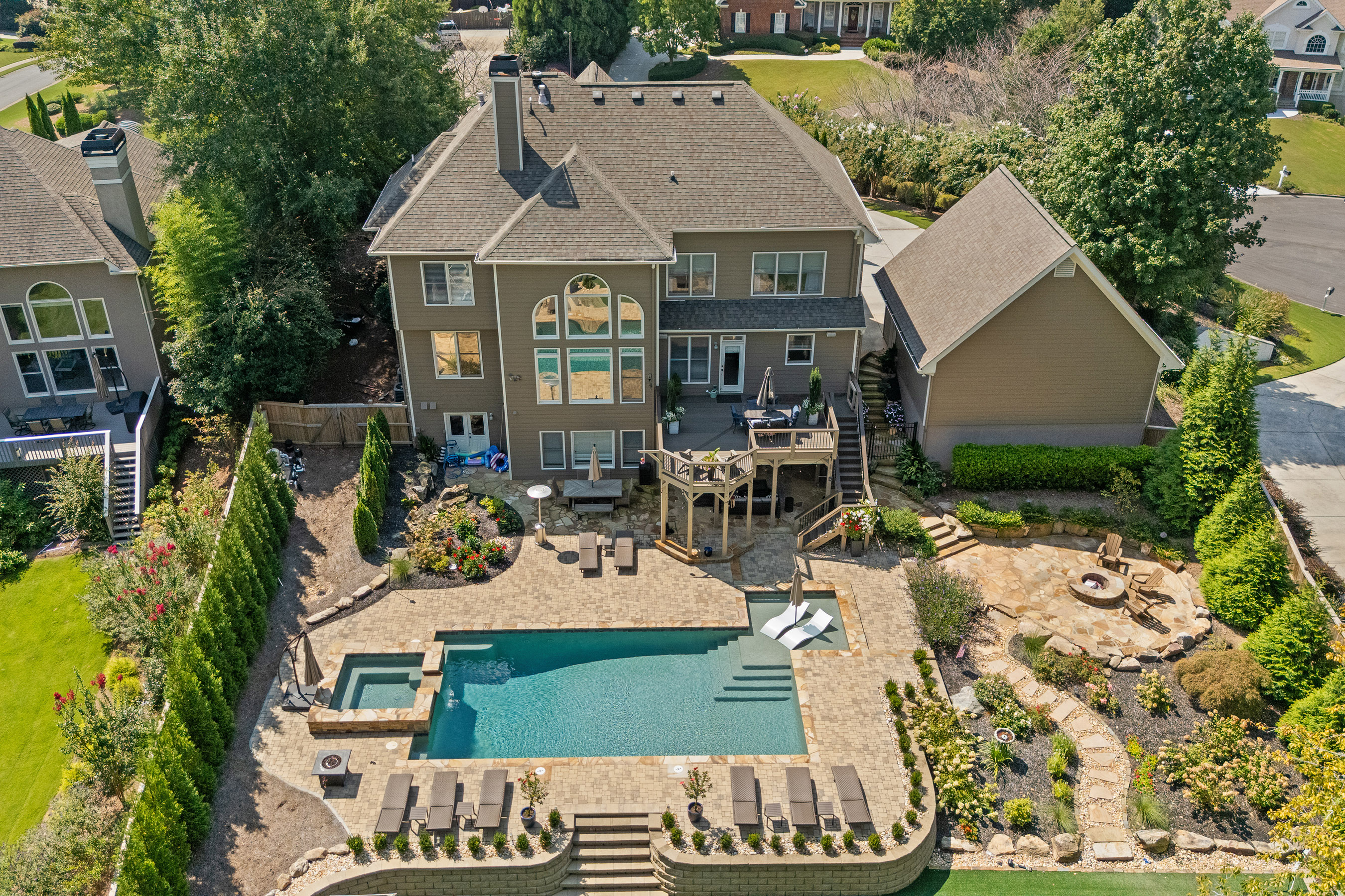 810 Lake Ridge Court