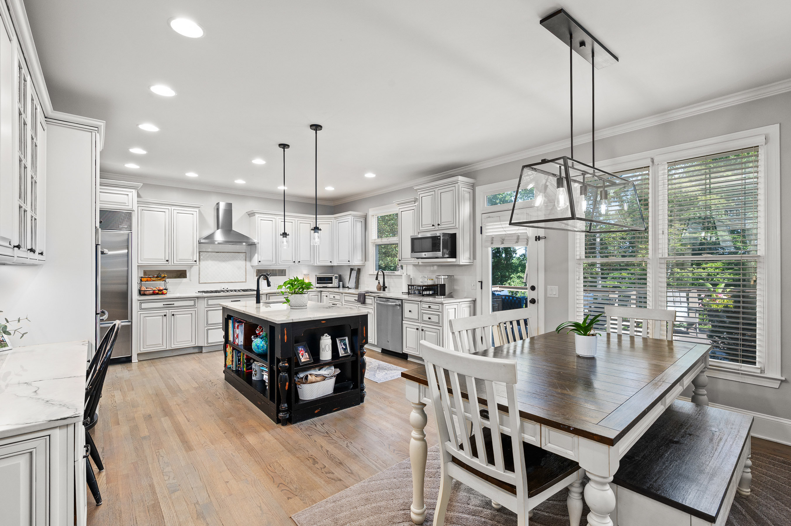 810 Lake Ridge Court
