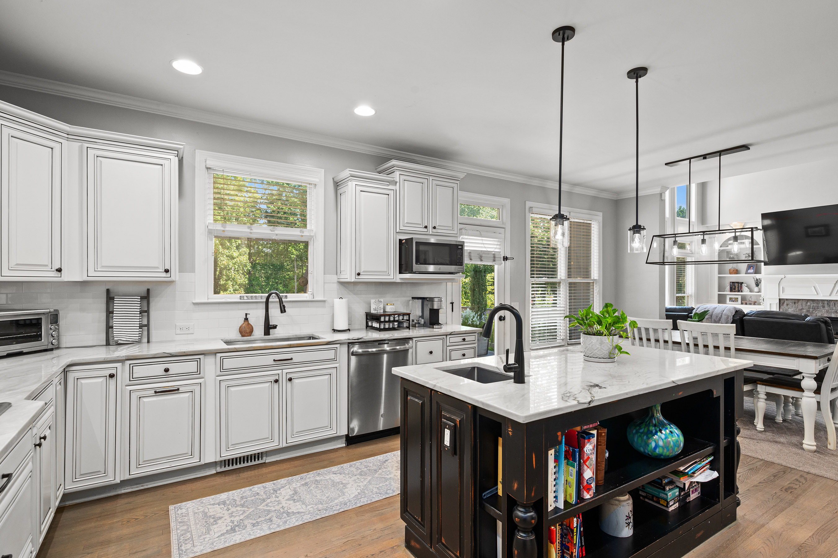 810 Lake Ridge Court
