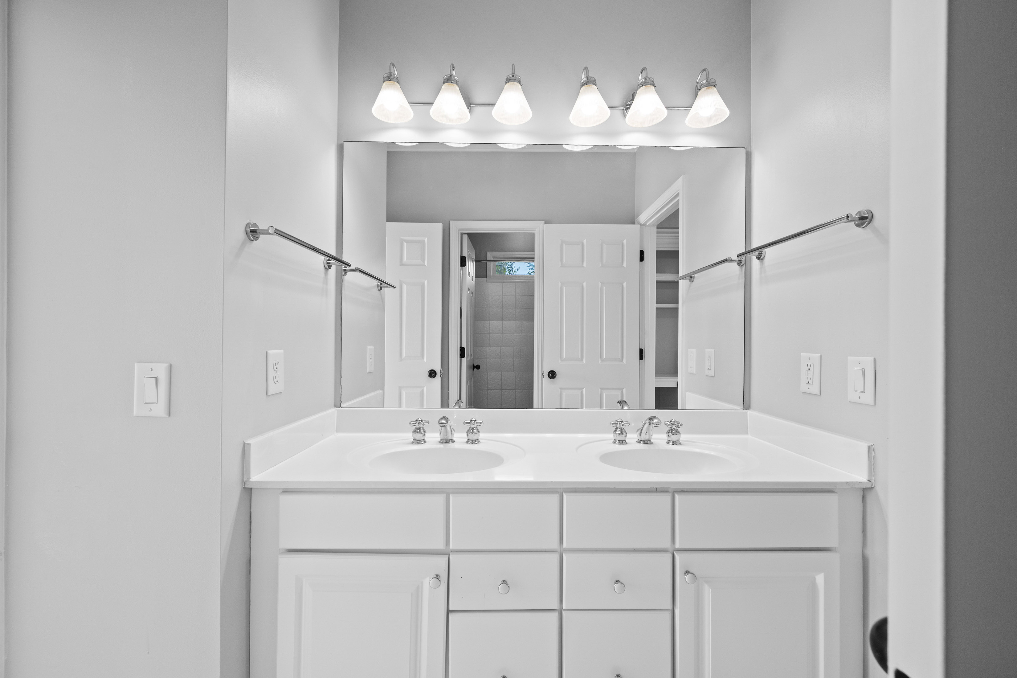 810 Lake Ridge Court