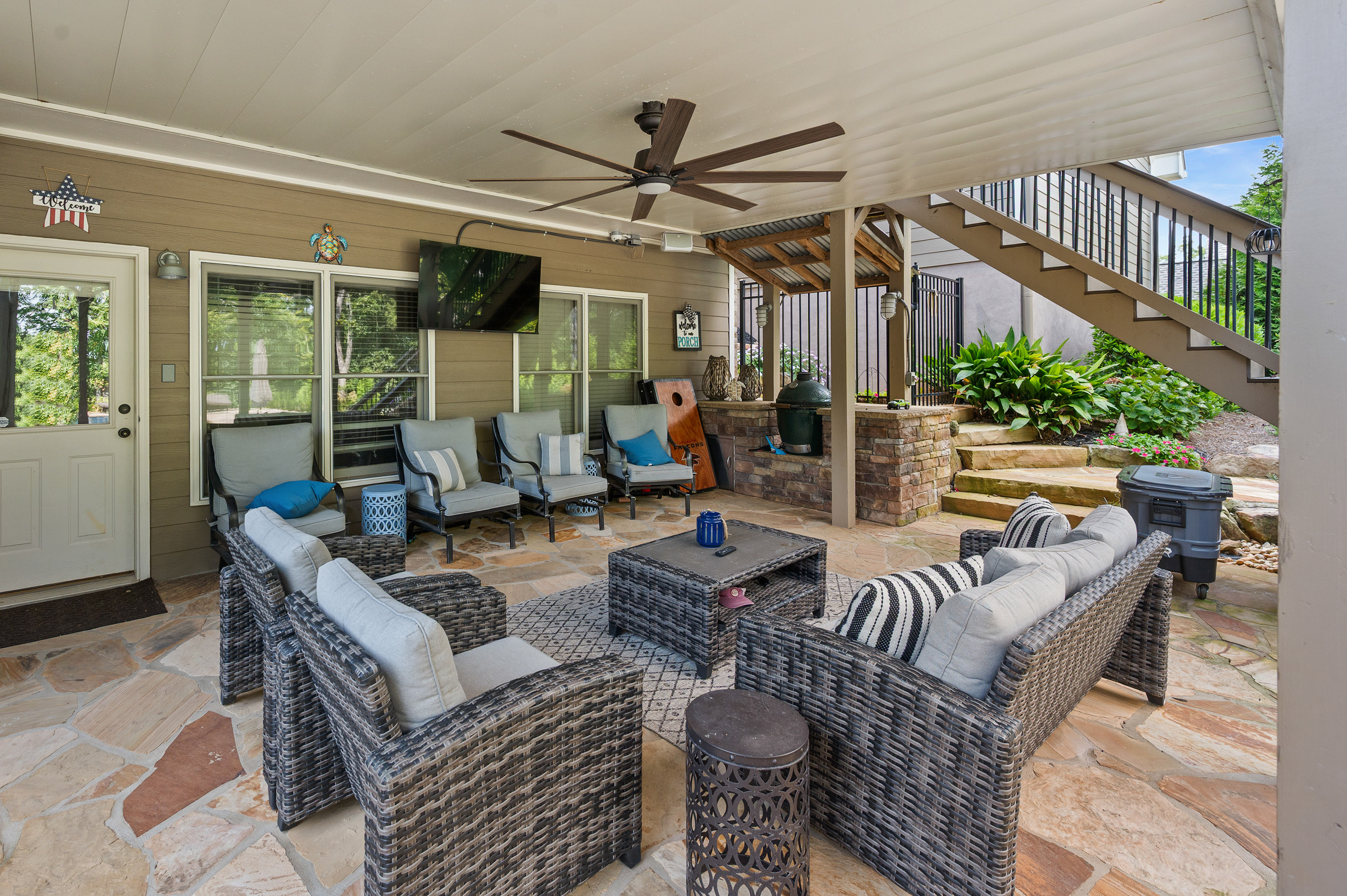 810 Lake Ridge Court