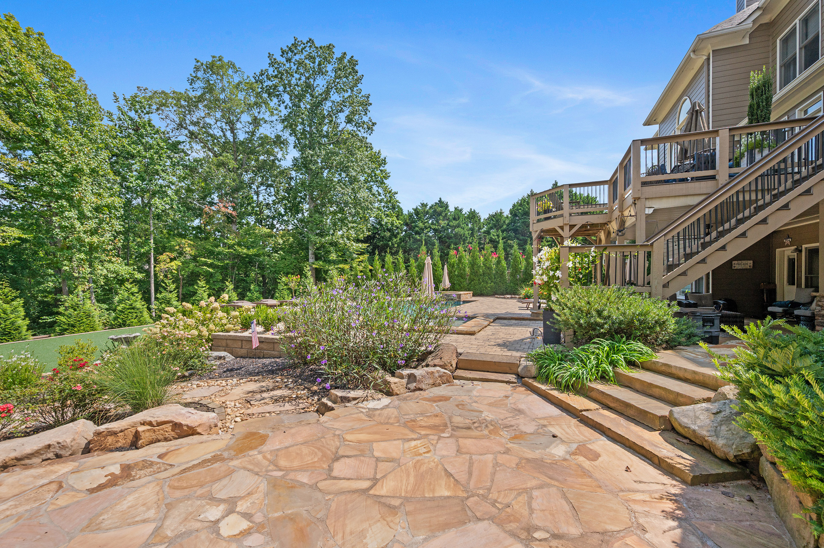 810 Lake Ridge Court