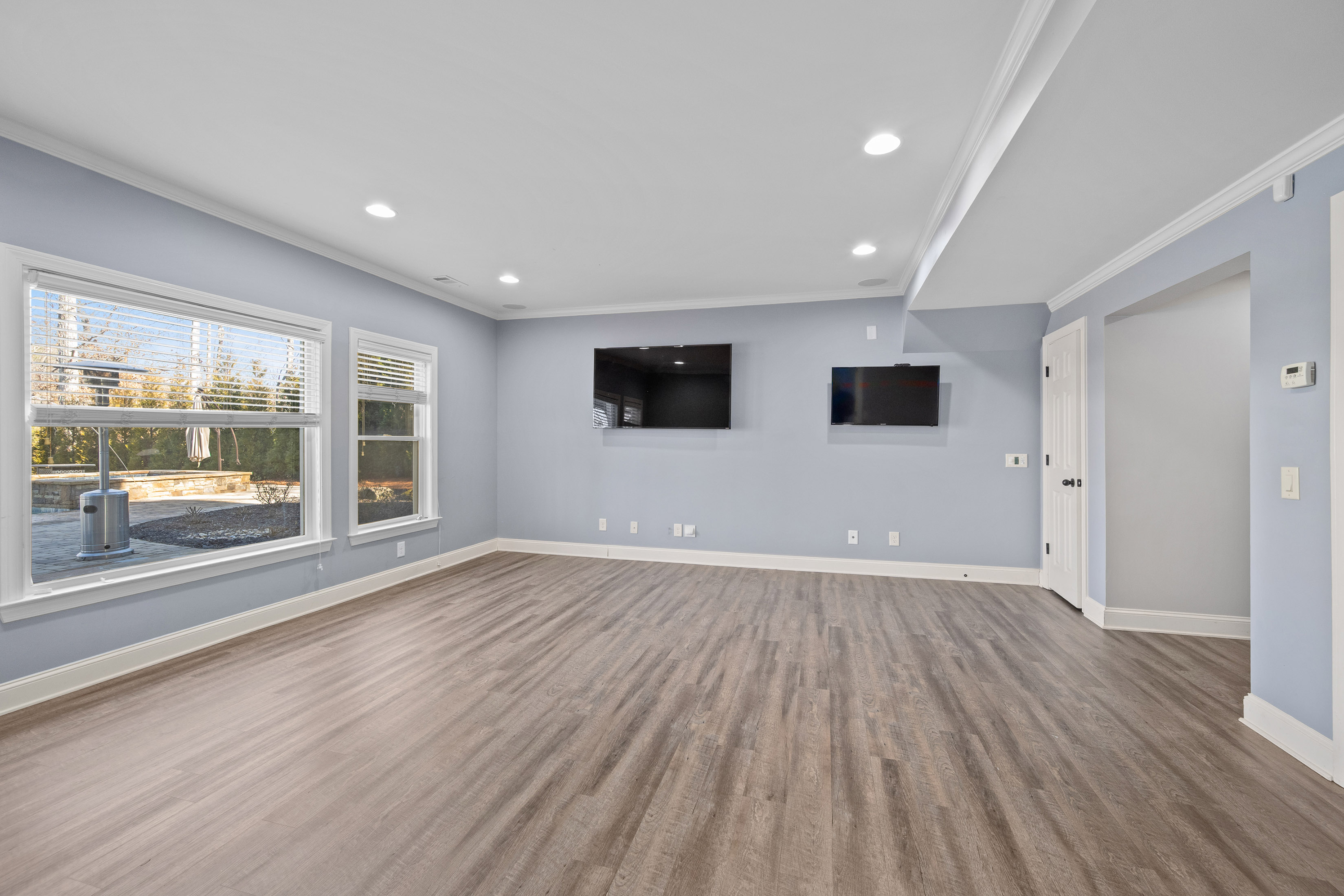 810 Lake Ridge Court