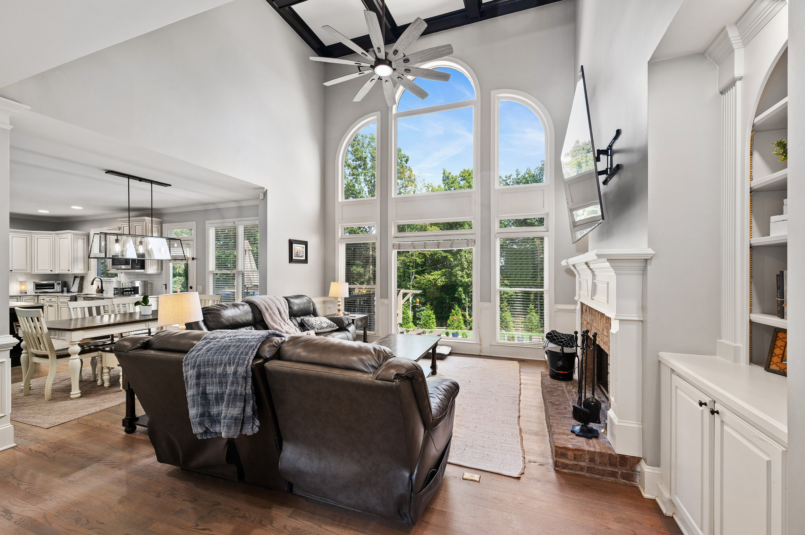 810 Lake Ridge Court