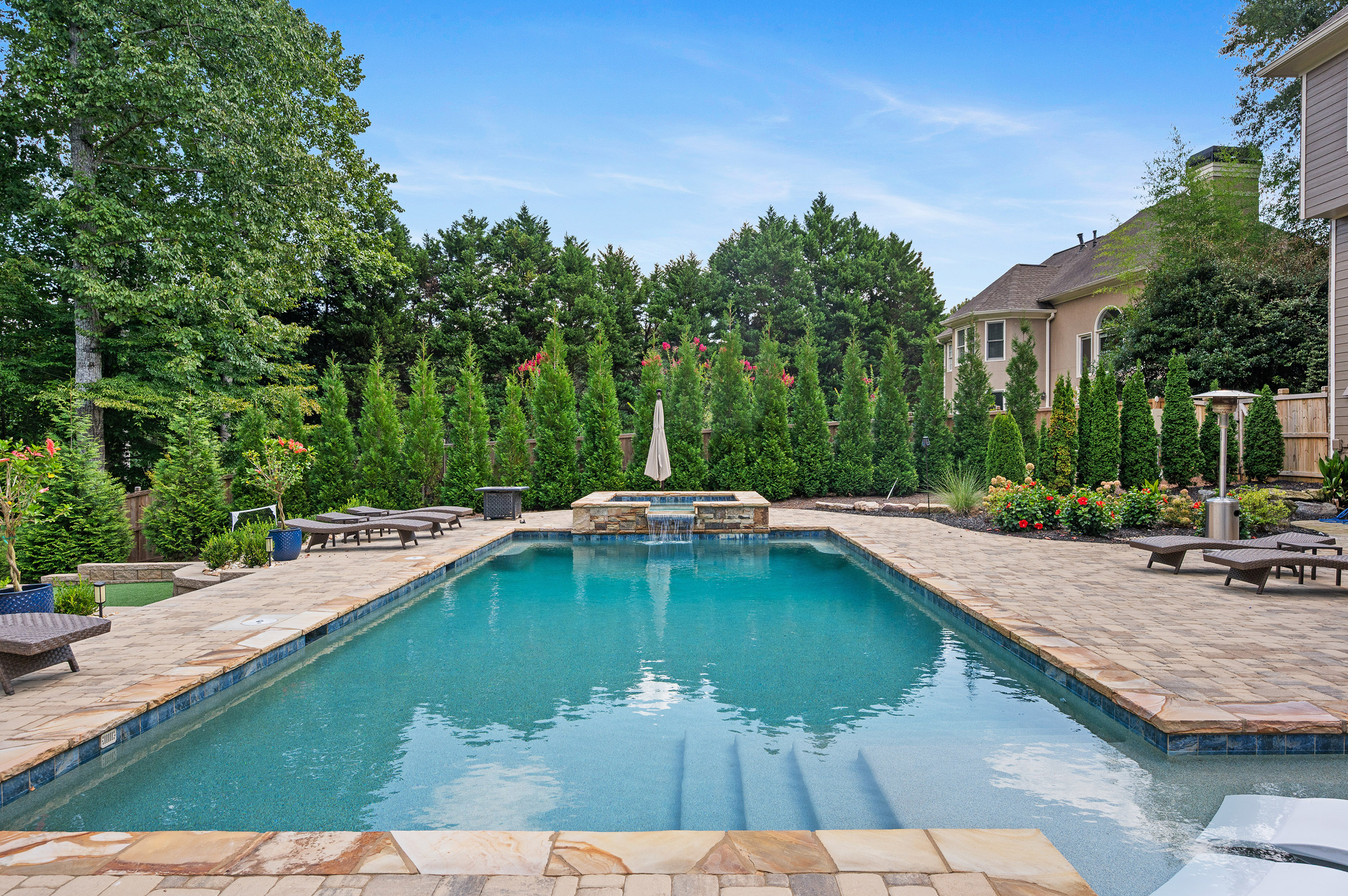 810 Lake Ridge Court